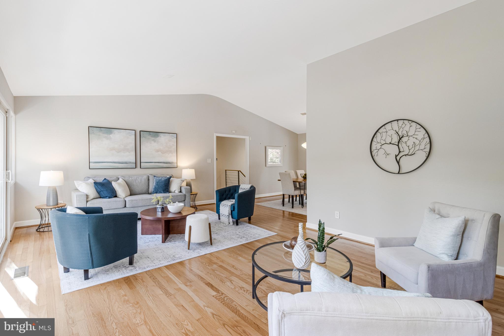 Real estate listing preview #12