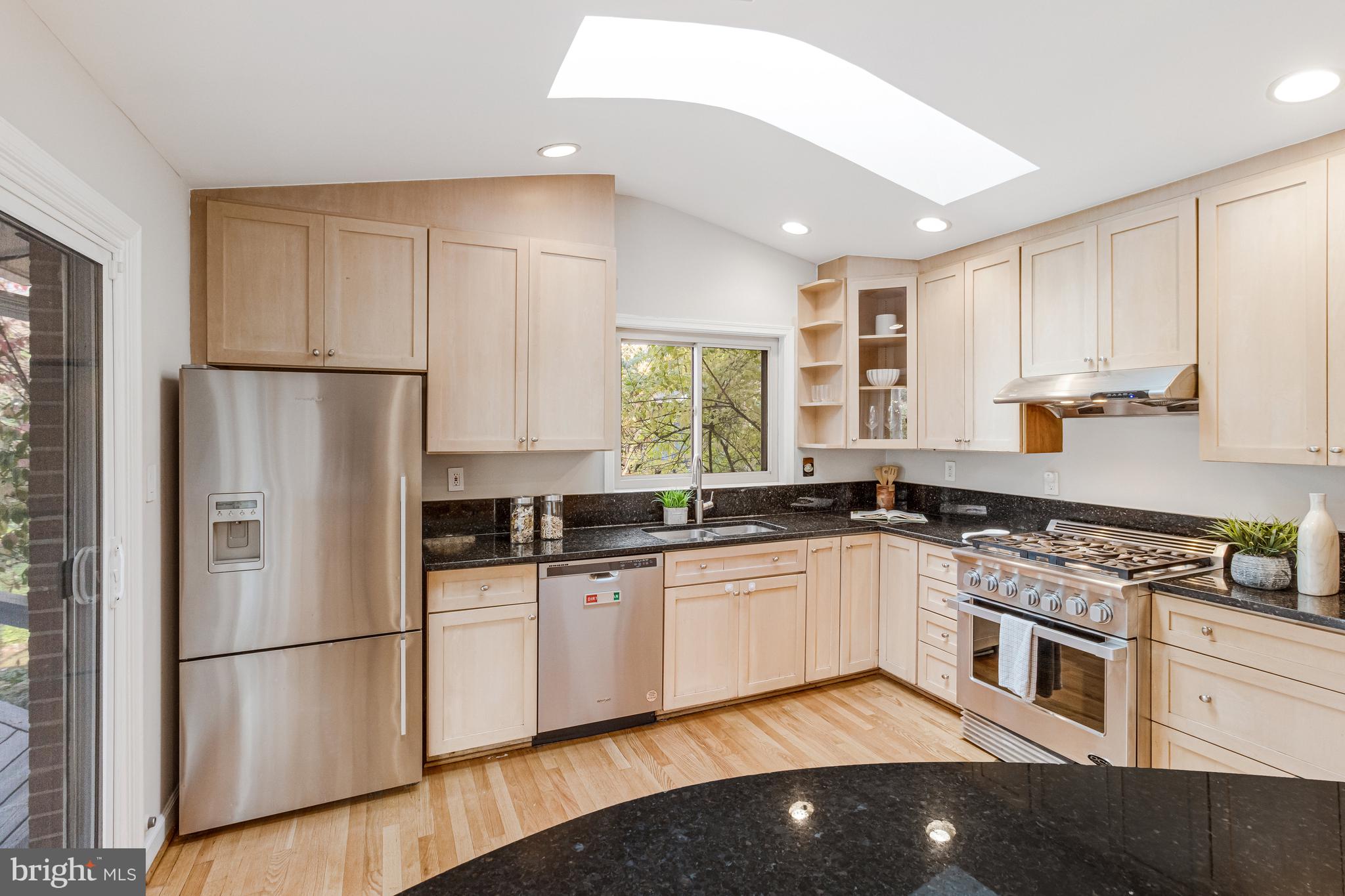 Real estate listing preview #17