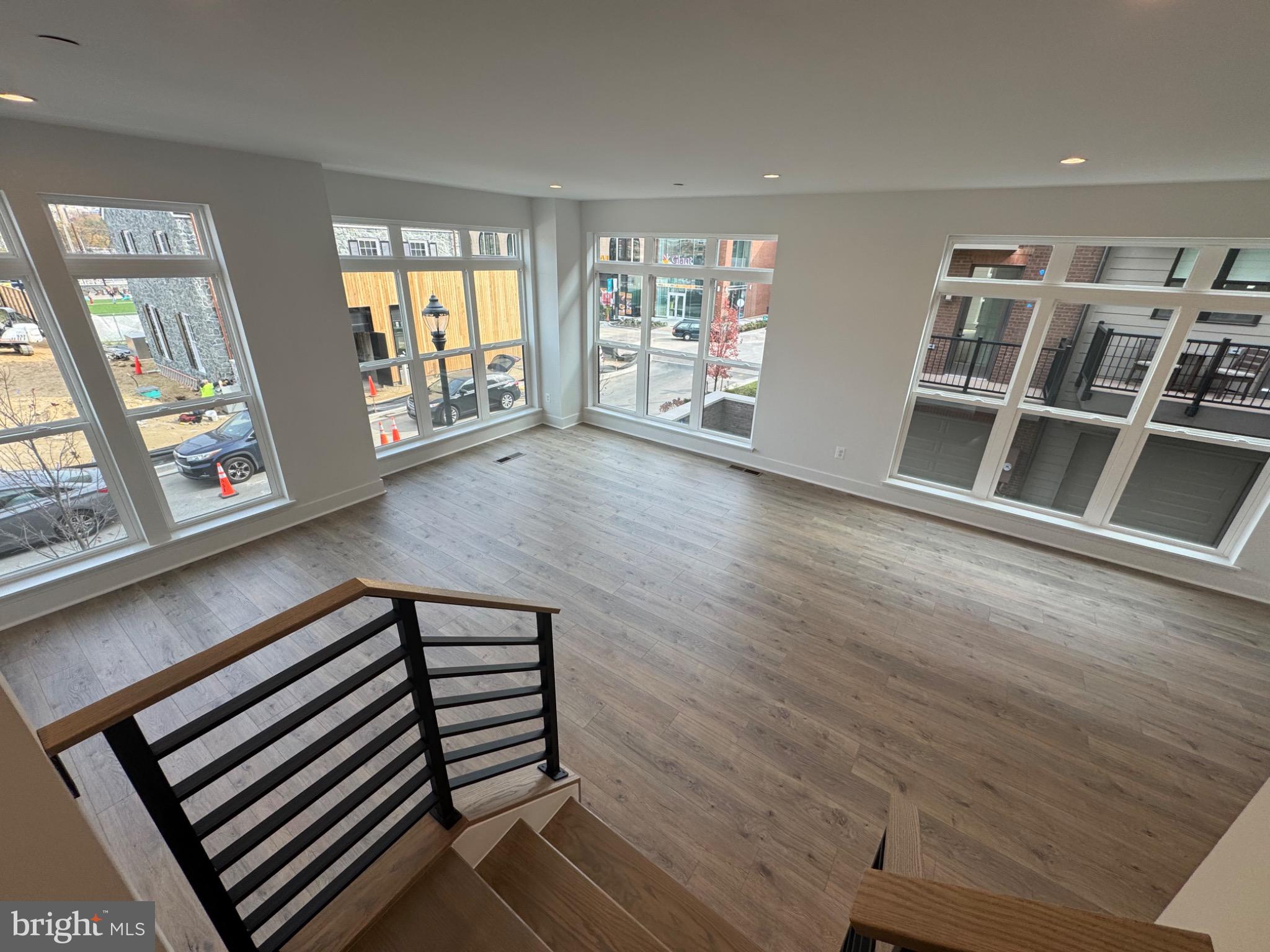 Real estate listing preview #10