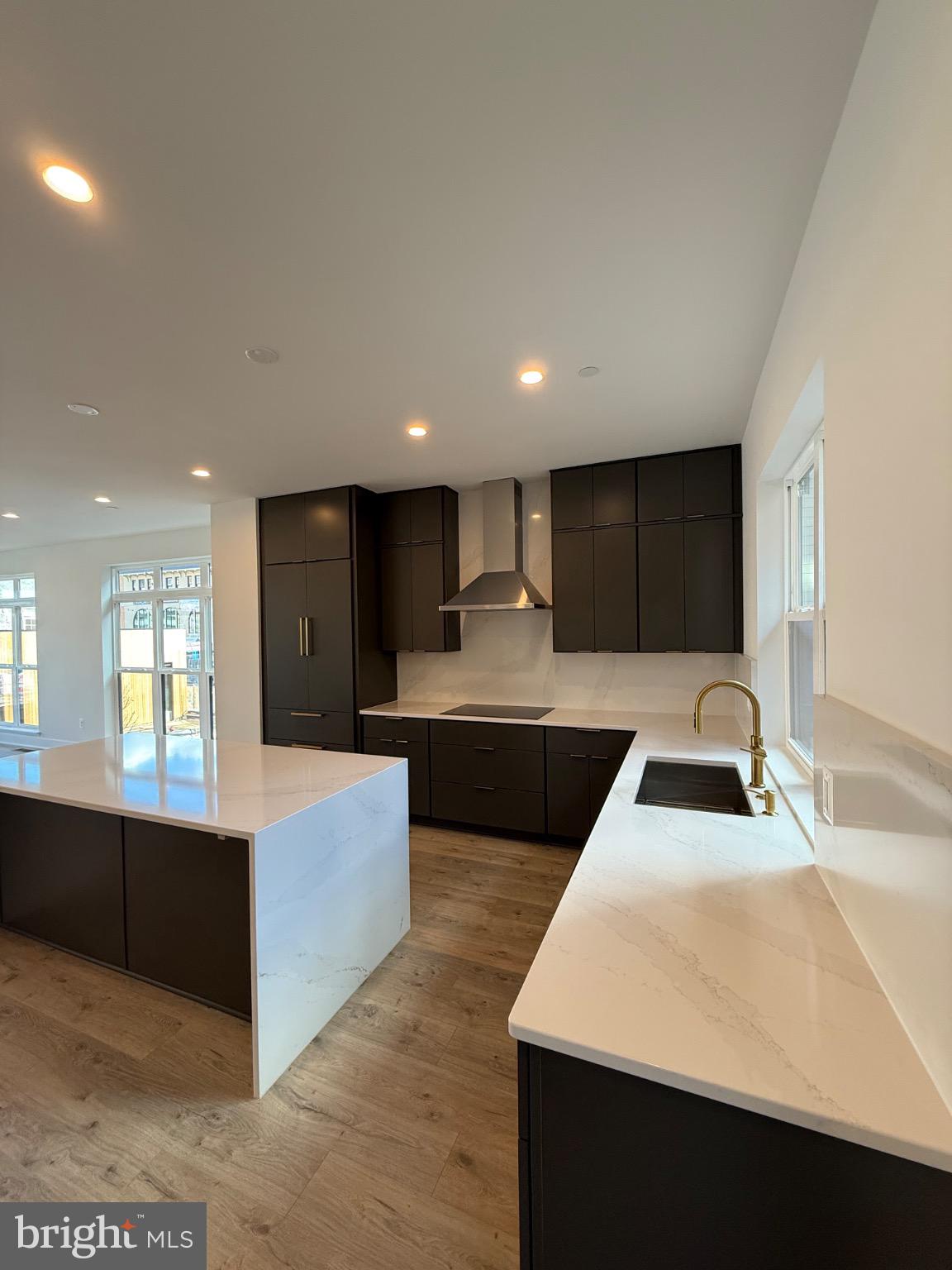 Real estate listing preview #16