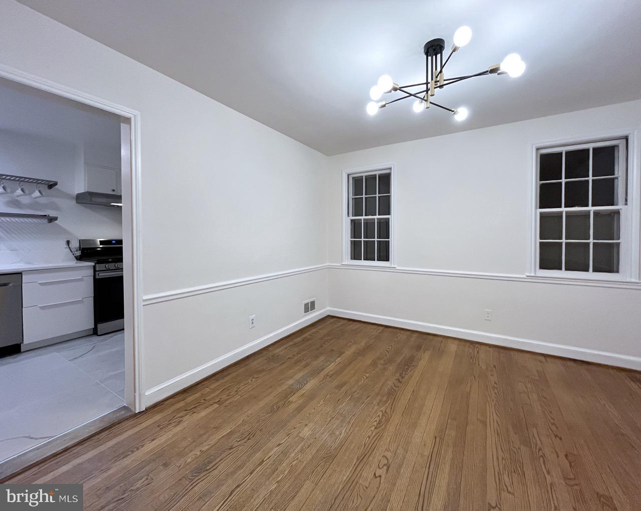 Real estate listing preview #9