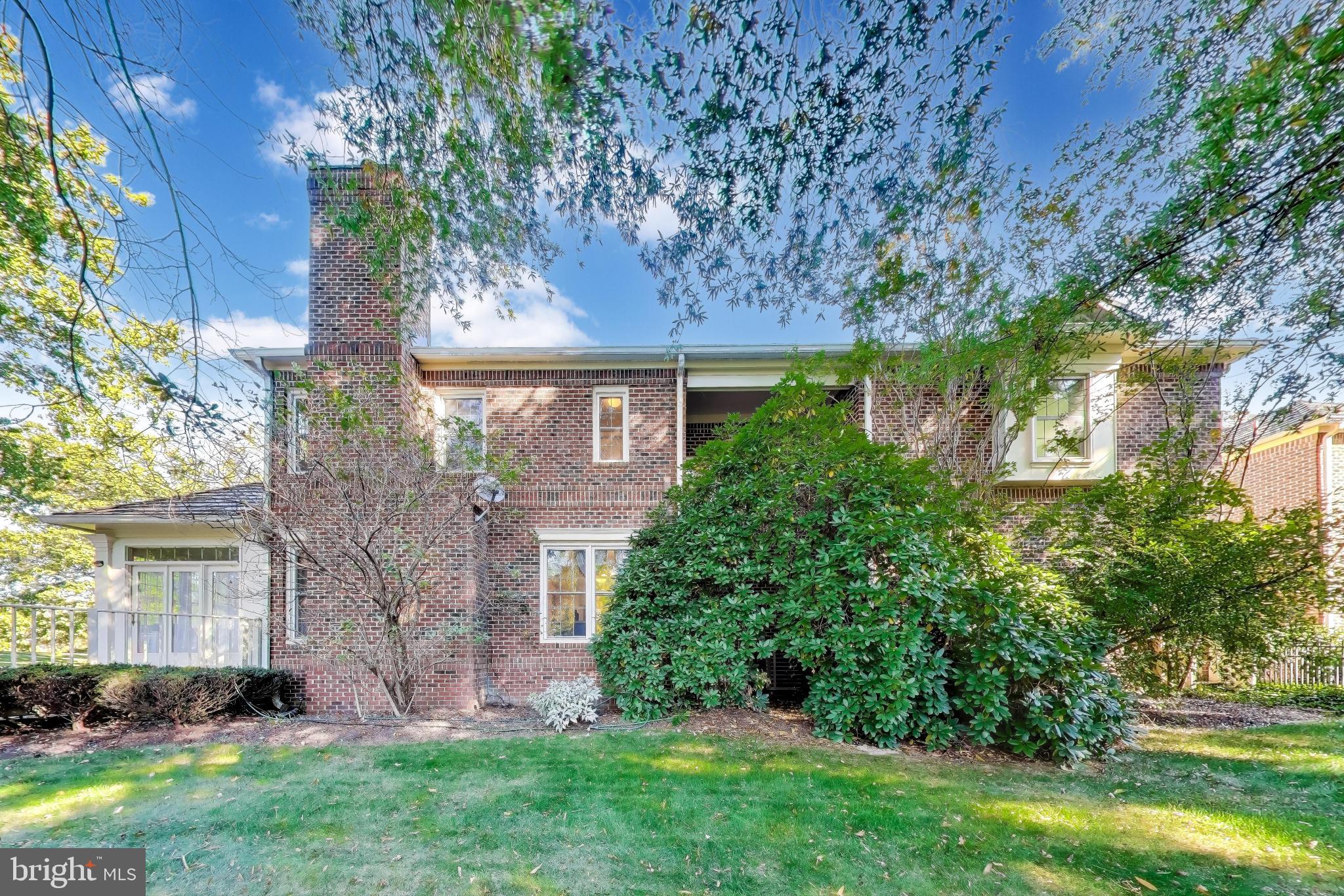 Real estate listing preview #2