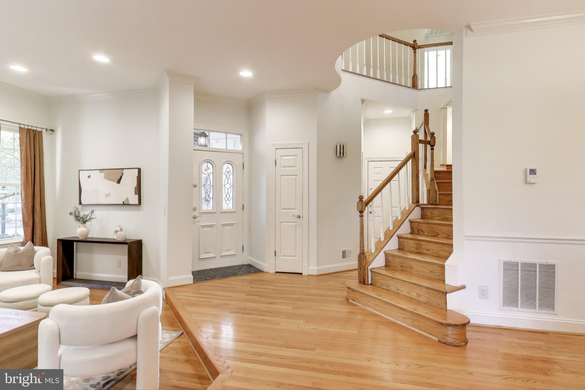 Real estate listing preview #6