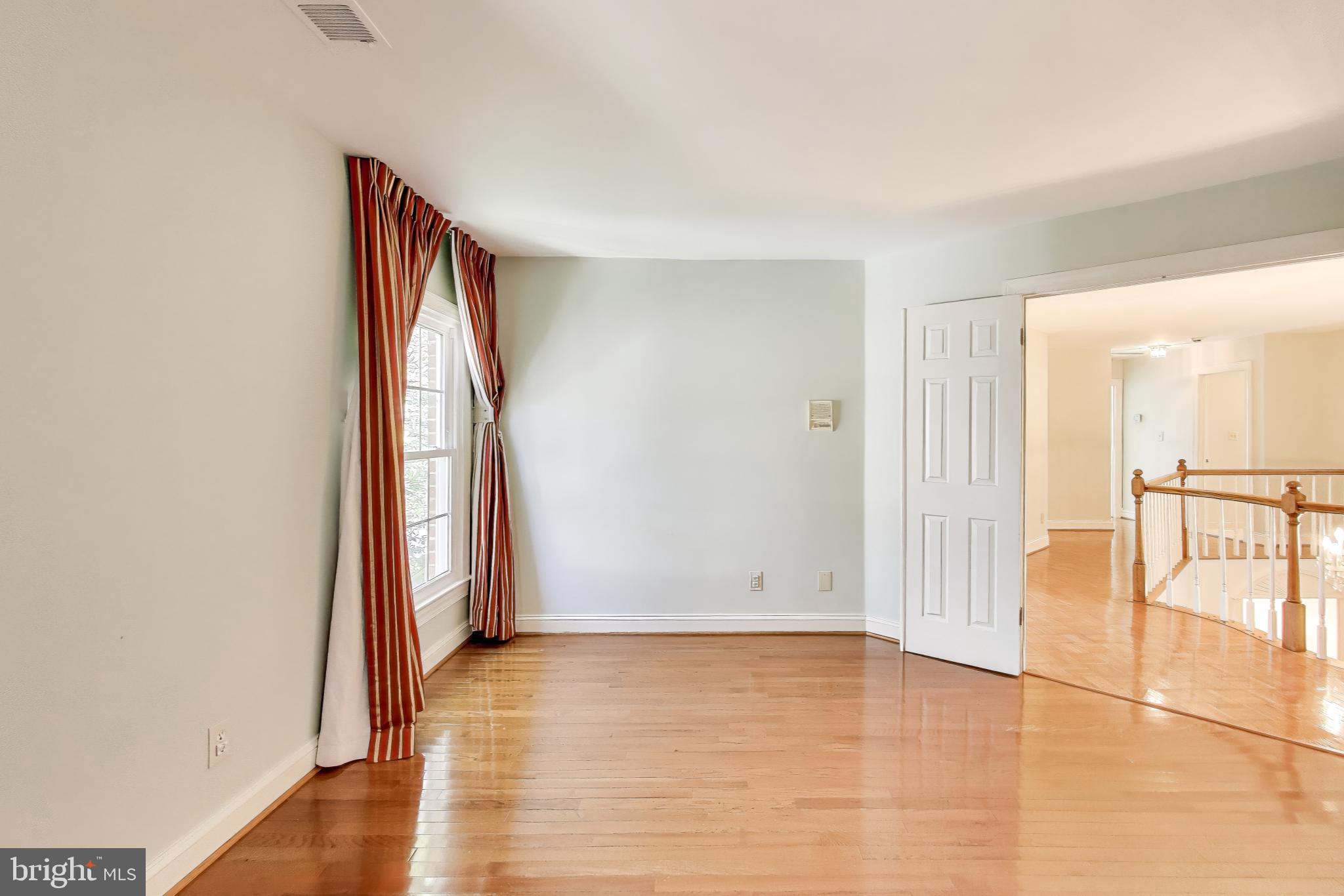 Real estate listing preview #34