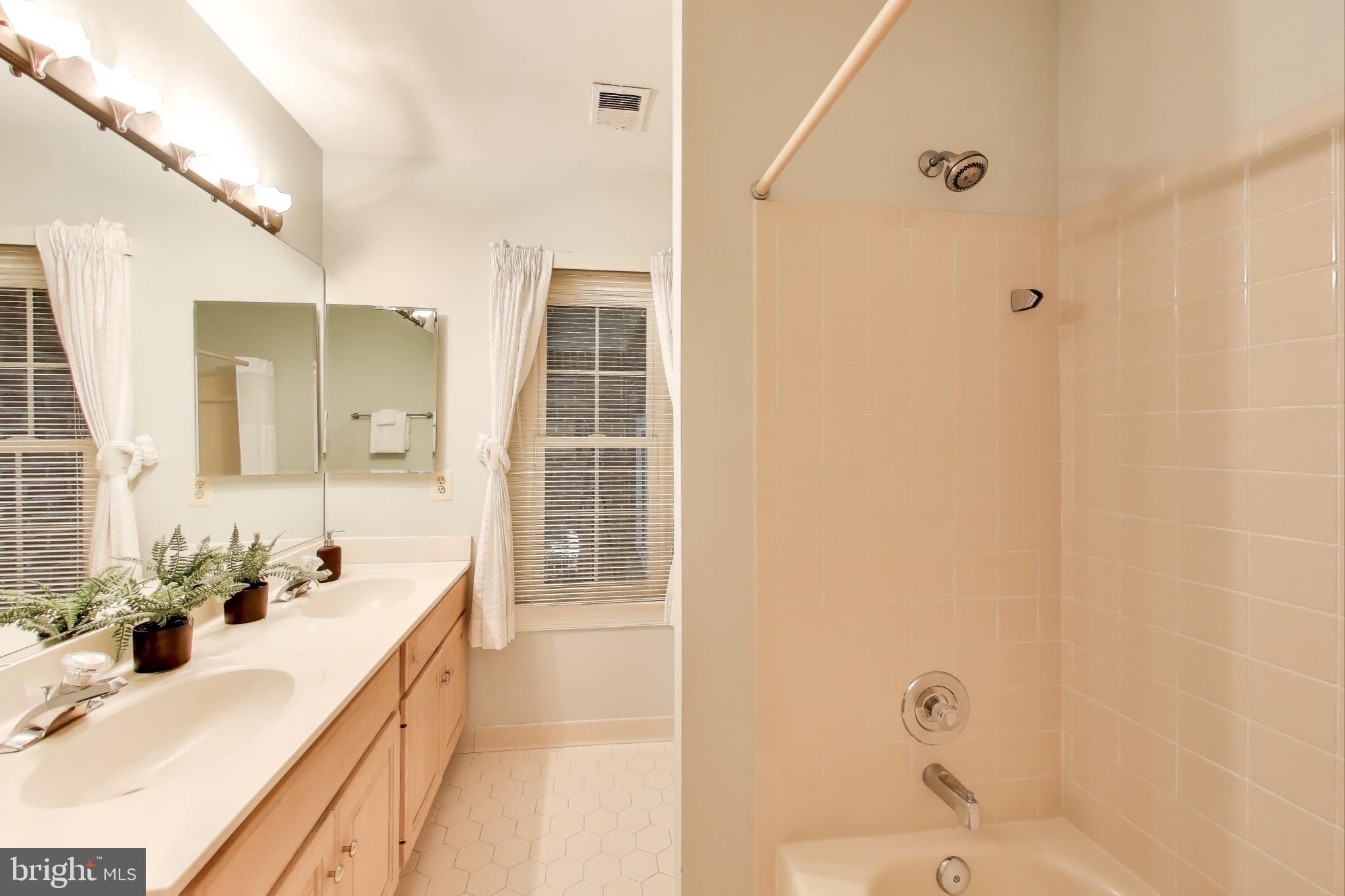 Real estate listing preview #42