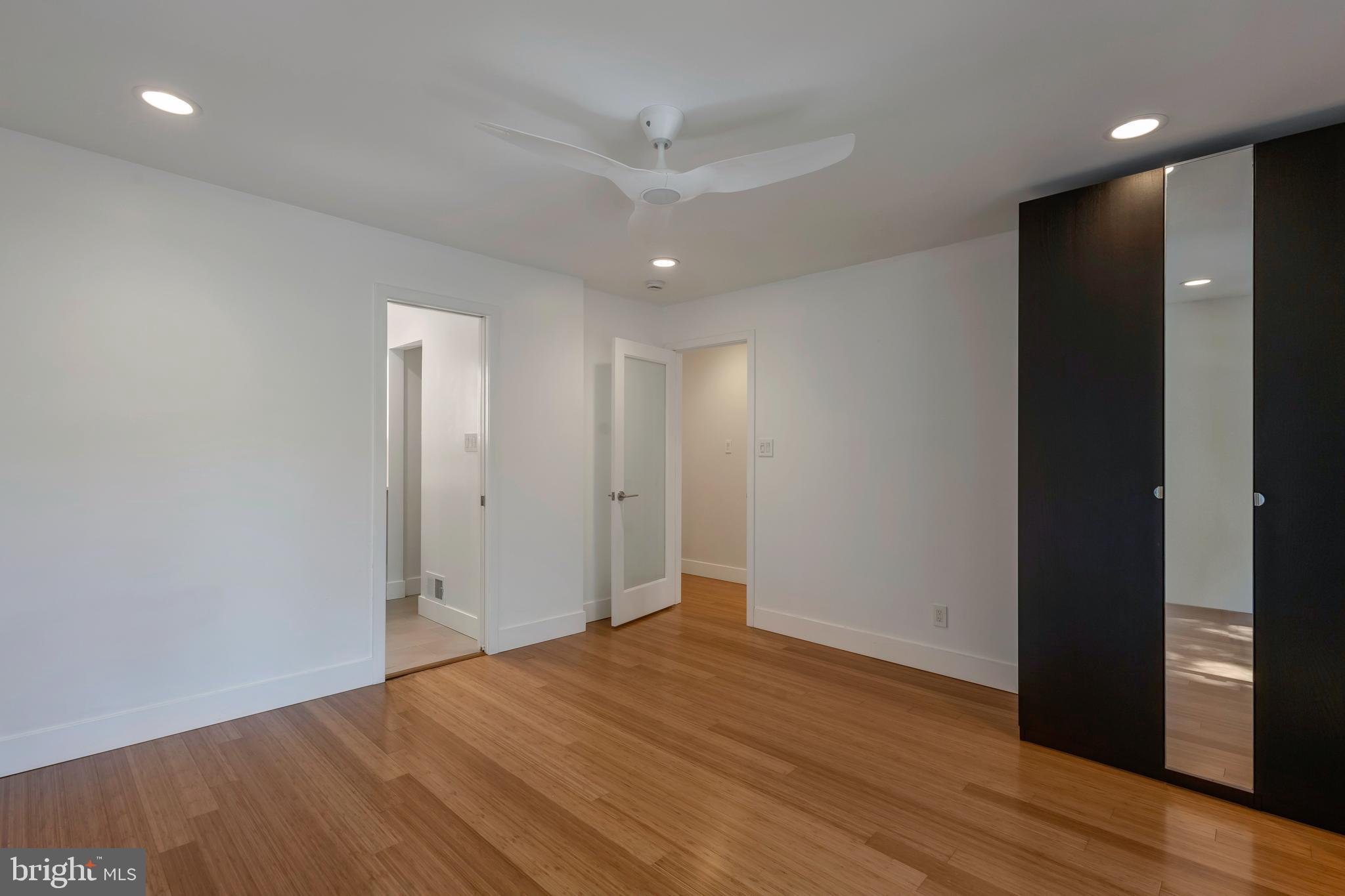 Real estate listing preview #6