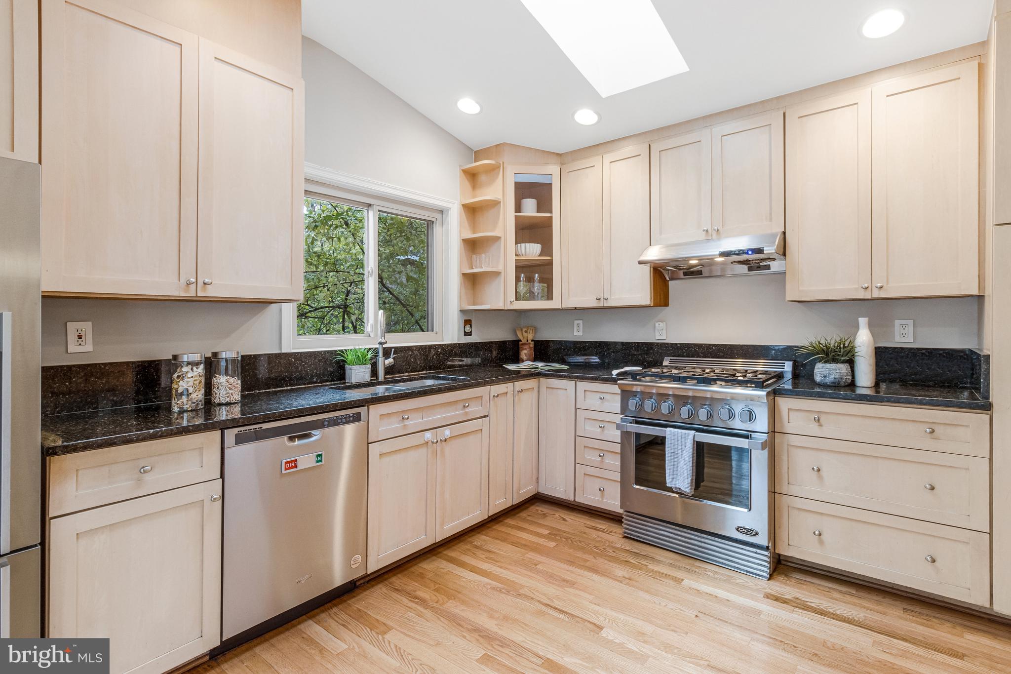 Real estate listing preview #18