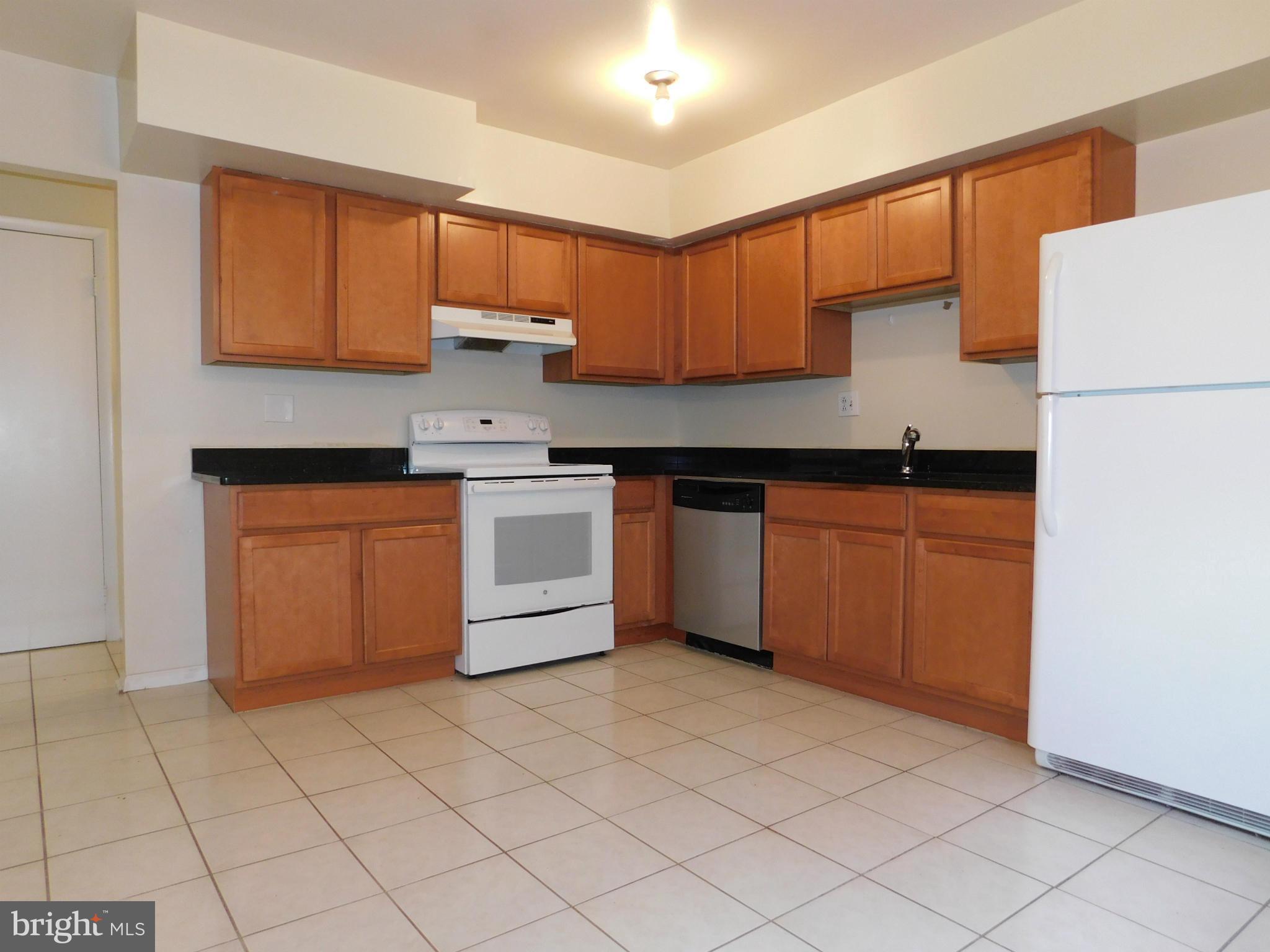 Real estate listing preview #2