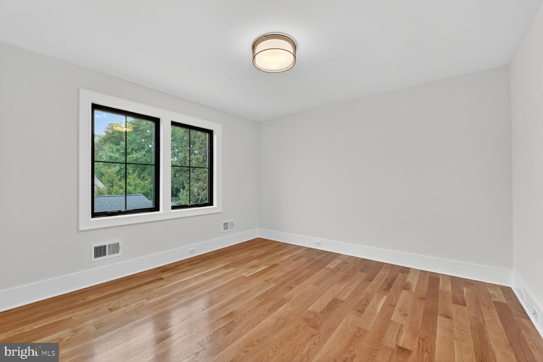 Real estate listing preview #46