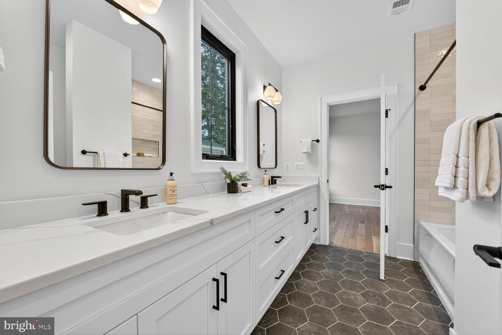 Real estate listing preview #37