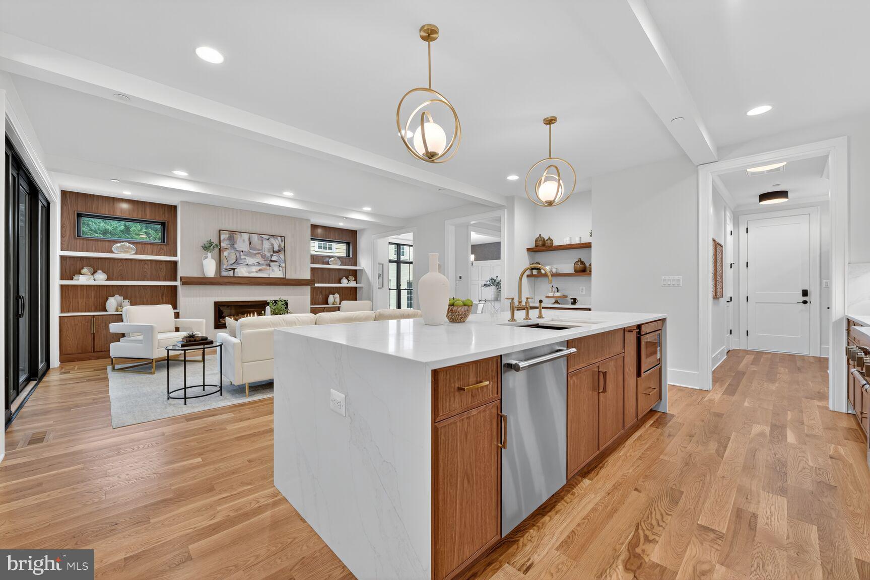 Real estate listing preview #10