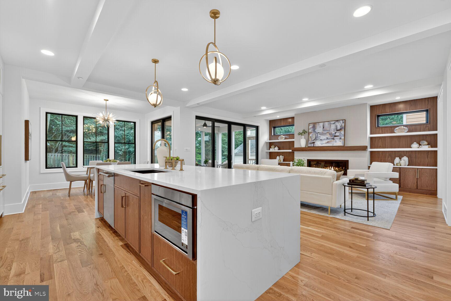 Real estate listing preview #12