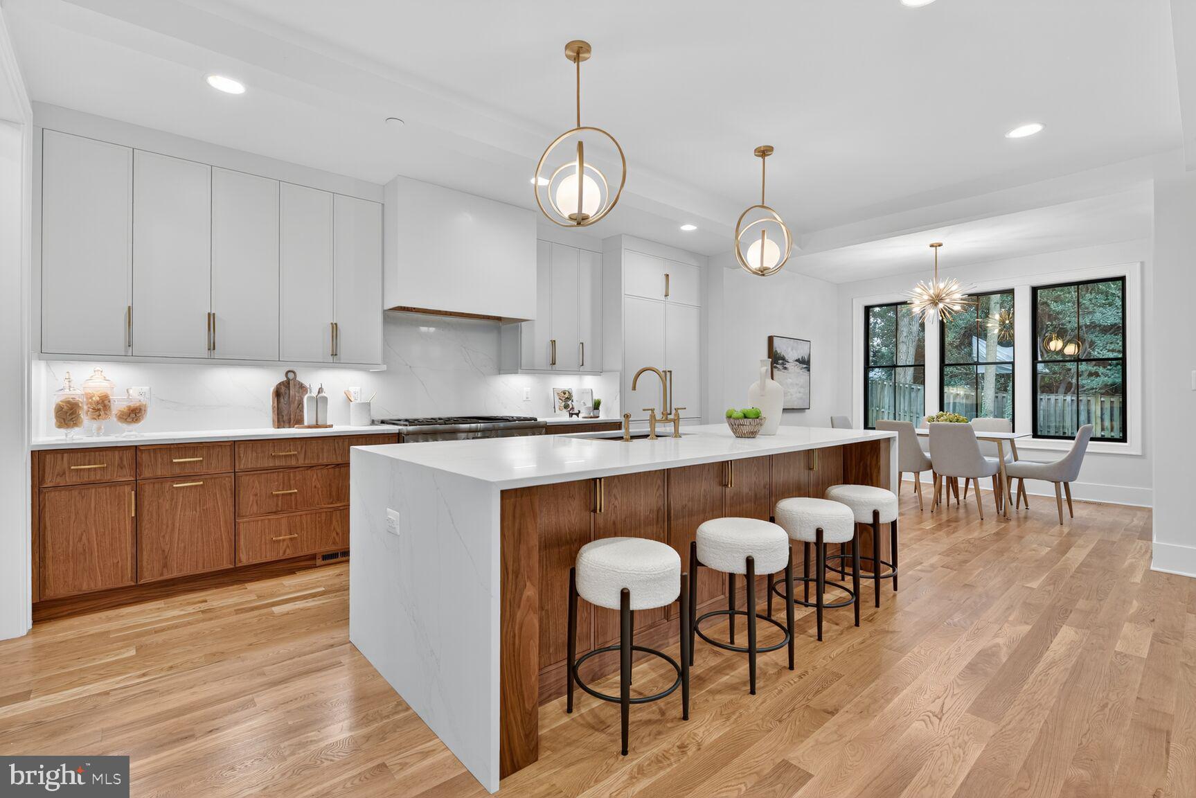 Real estate listing preview #8