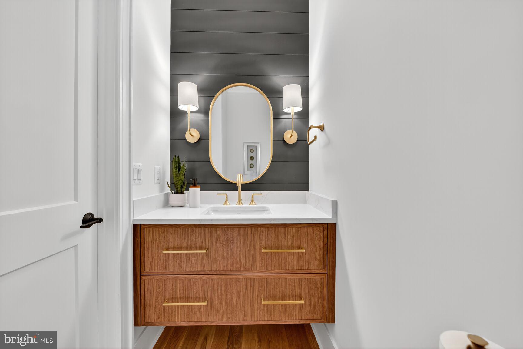 Real estate listing preview #24