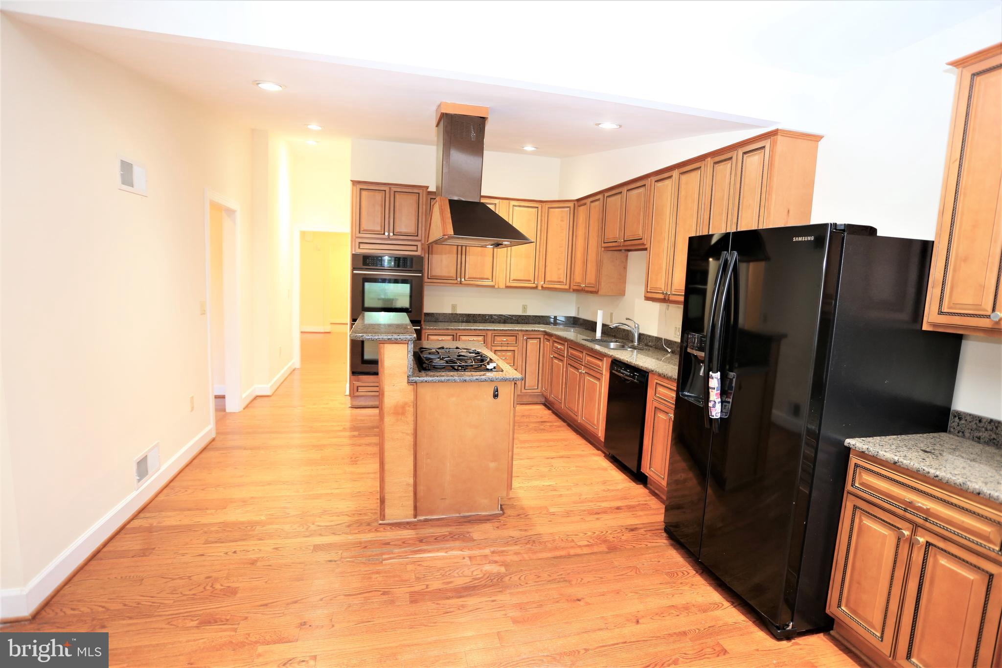 Real estate listing preview #12