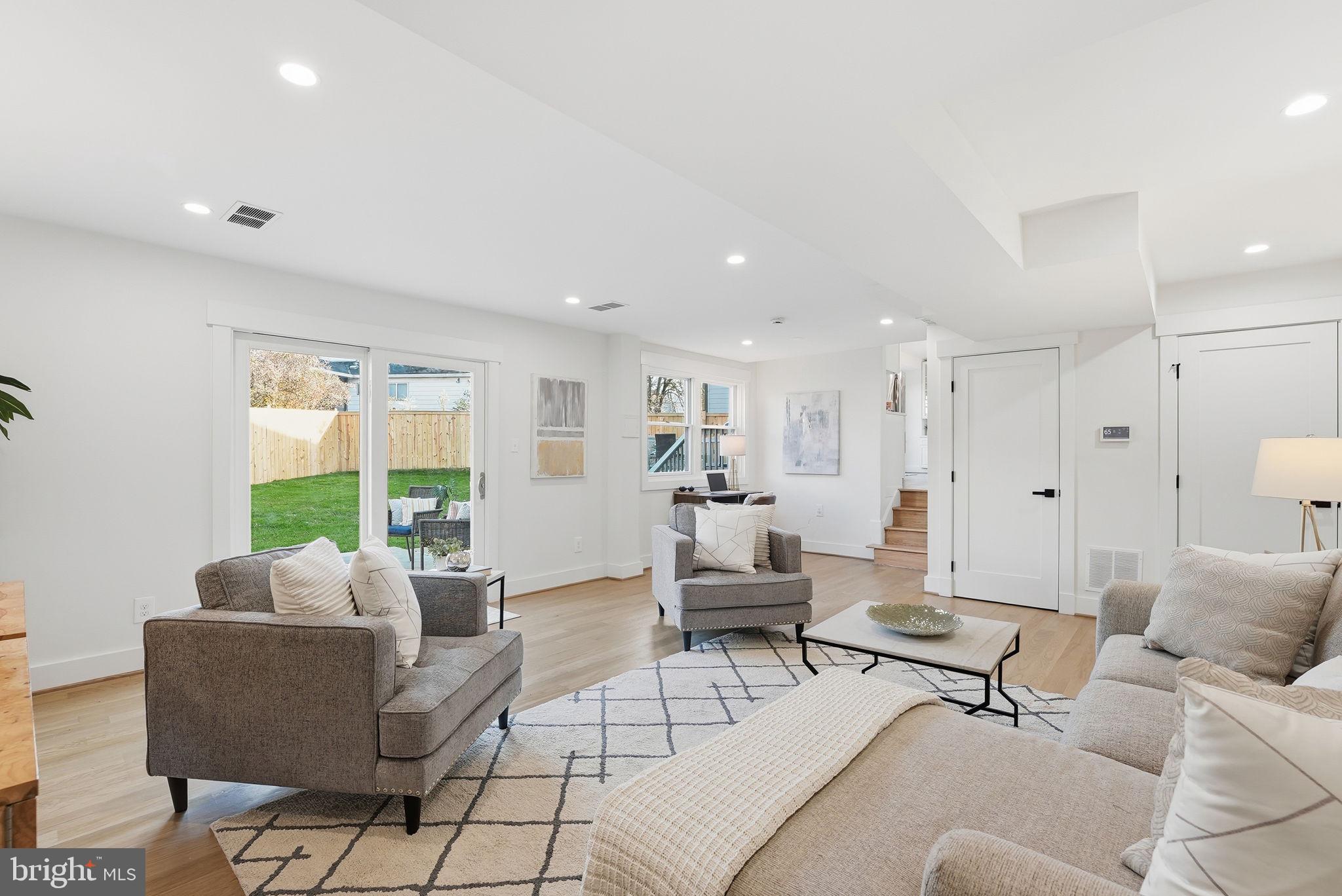 Real estate listing preview #11