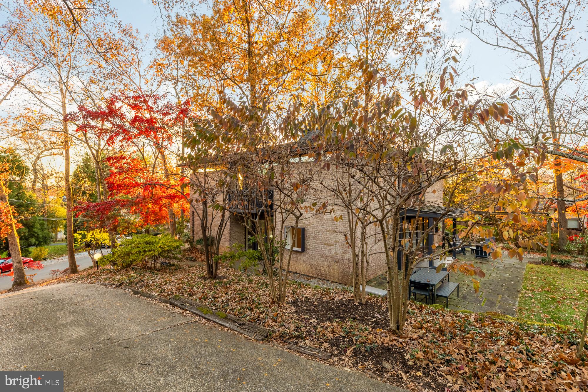 Real estate listing preview #6