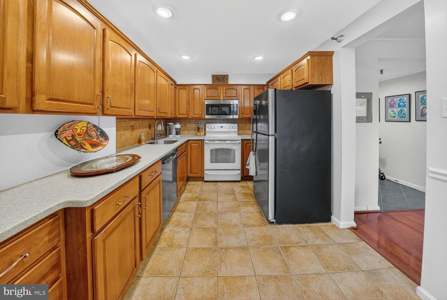 Real estate listing preview #6