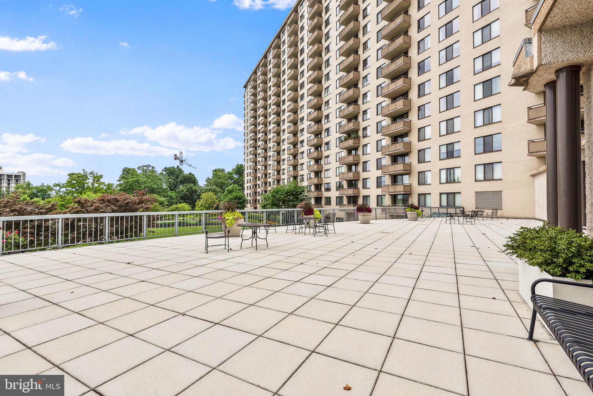 Real estate listing preview #14