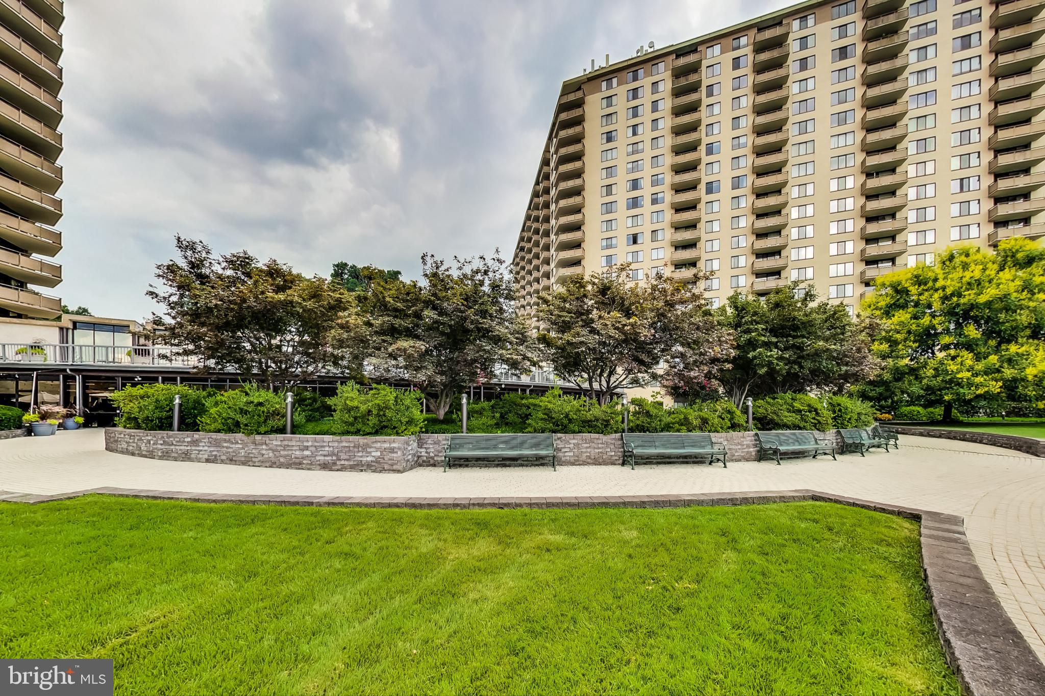 Real estate listing preview #11