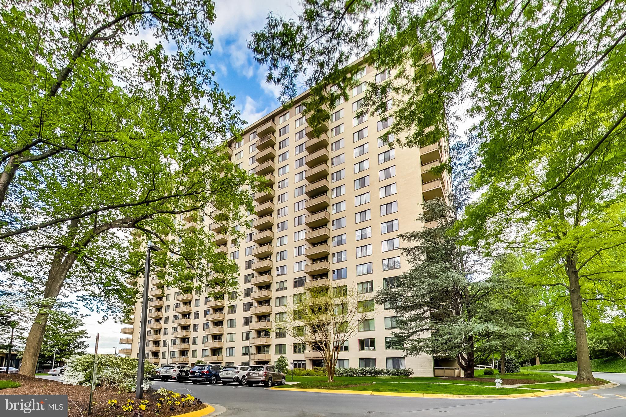 Real estate listing preview #12