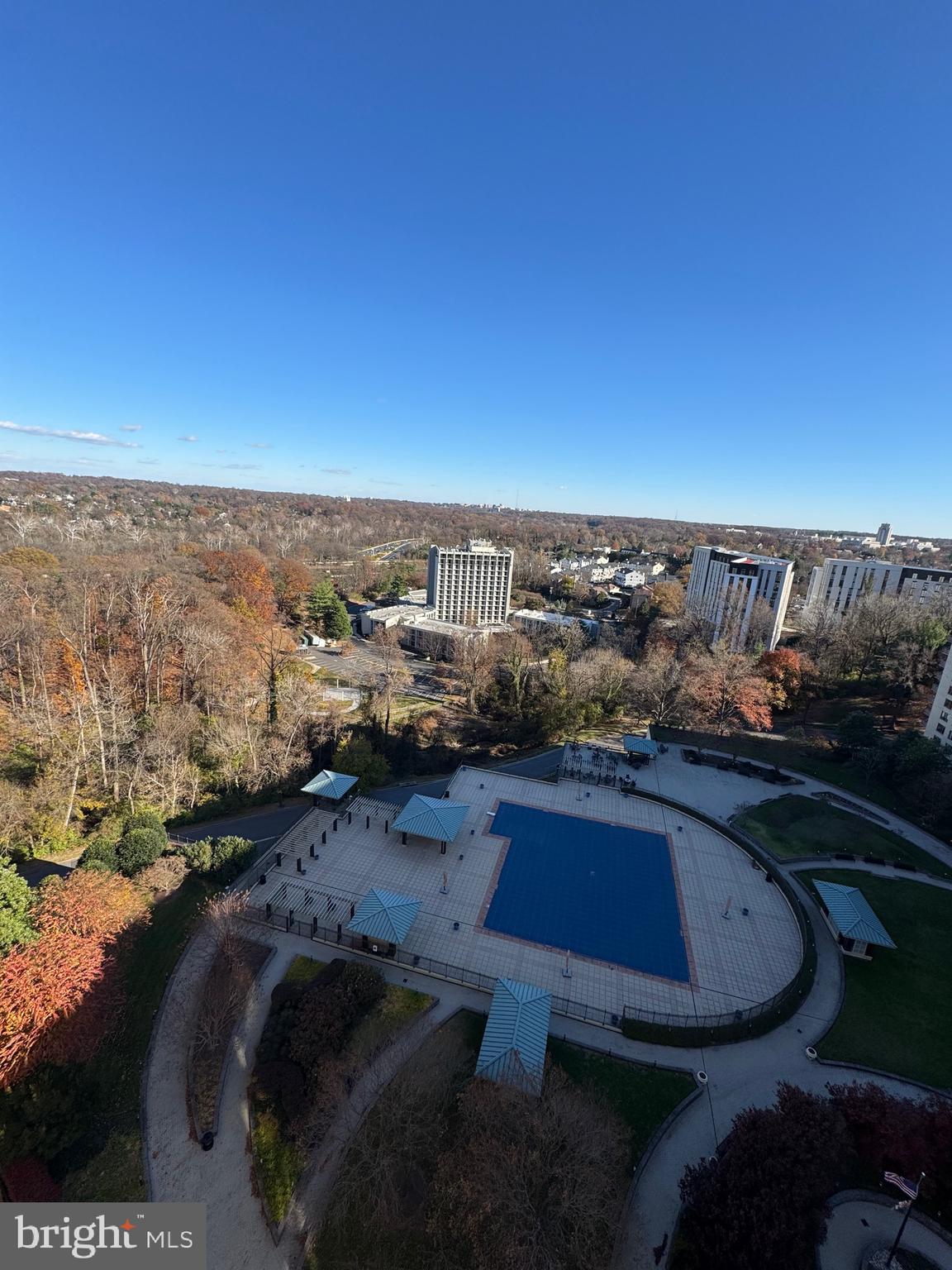 Real estate listing preview #32