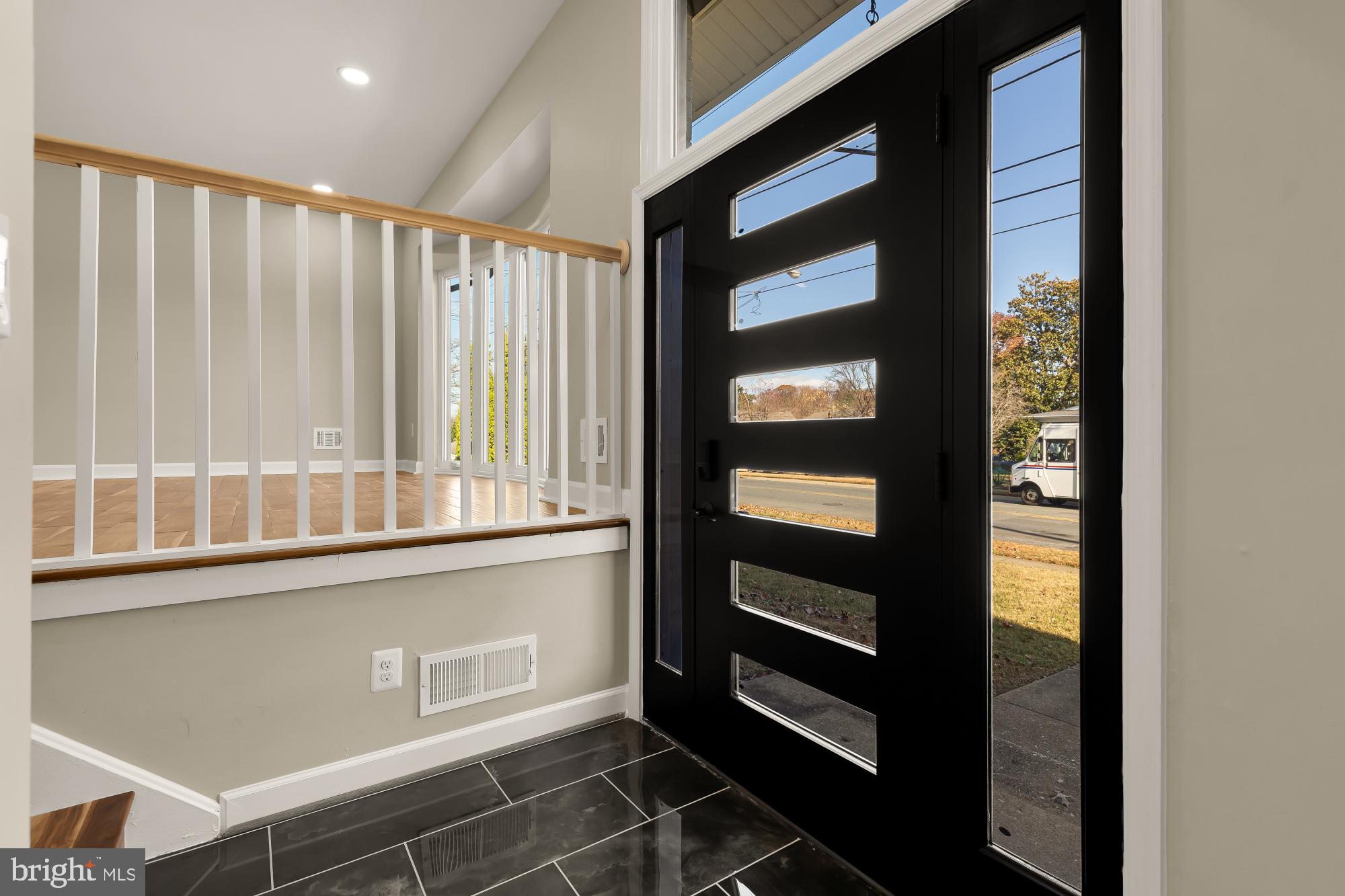 Real estate listing preview #4