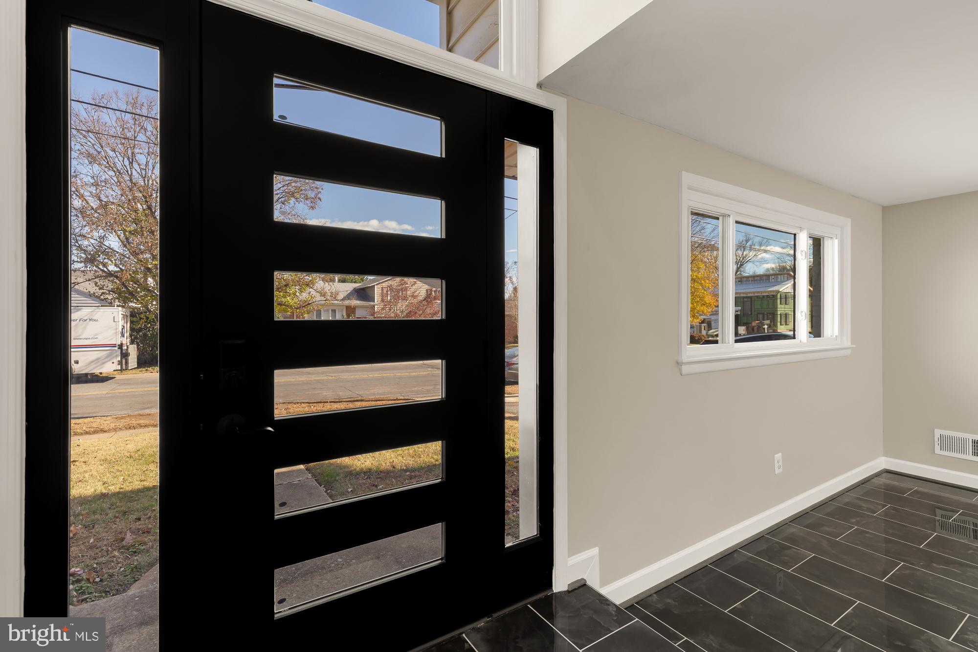 Real estate listing preview #3