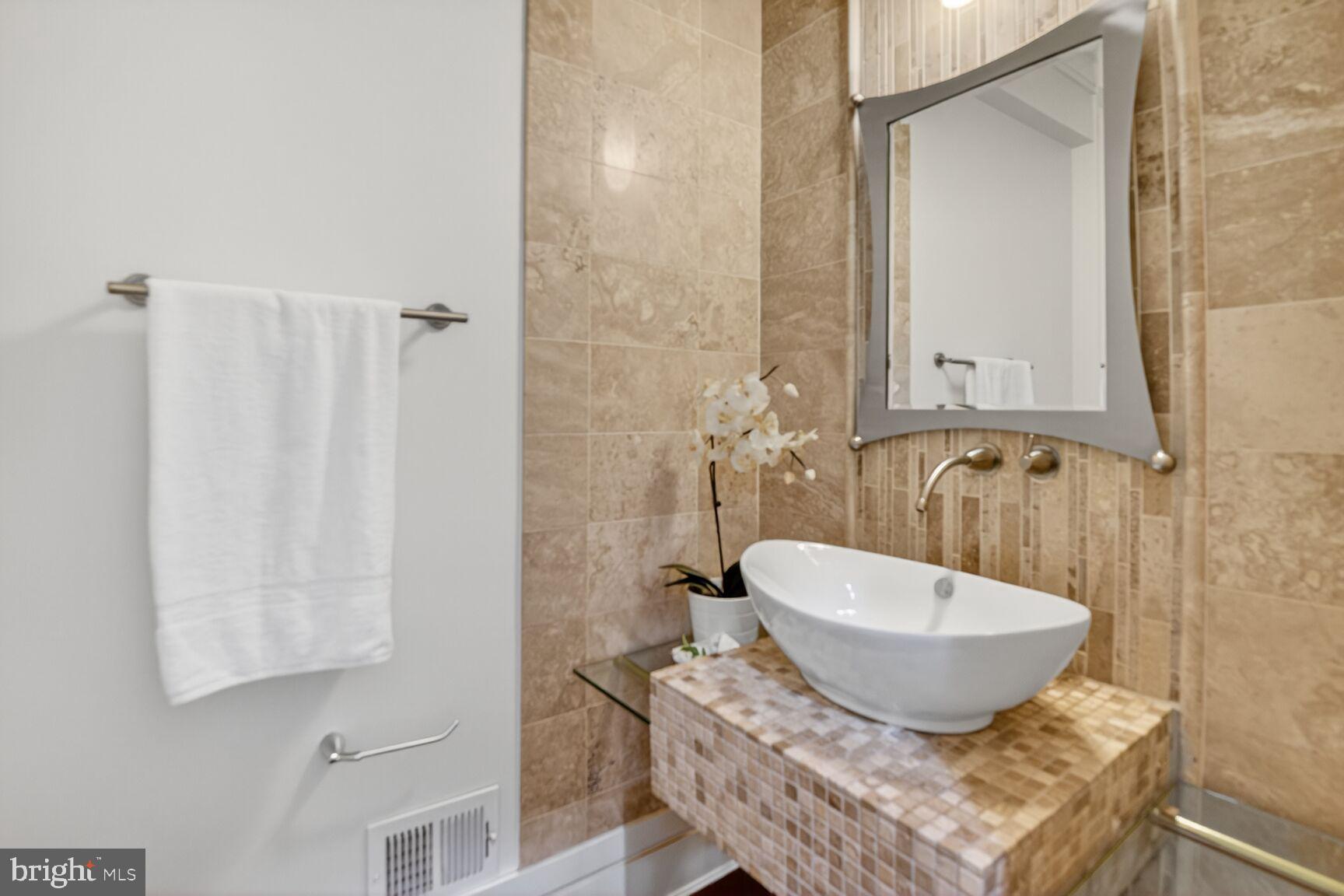 Real estate listing preview #18