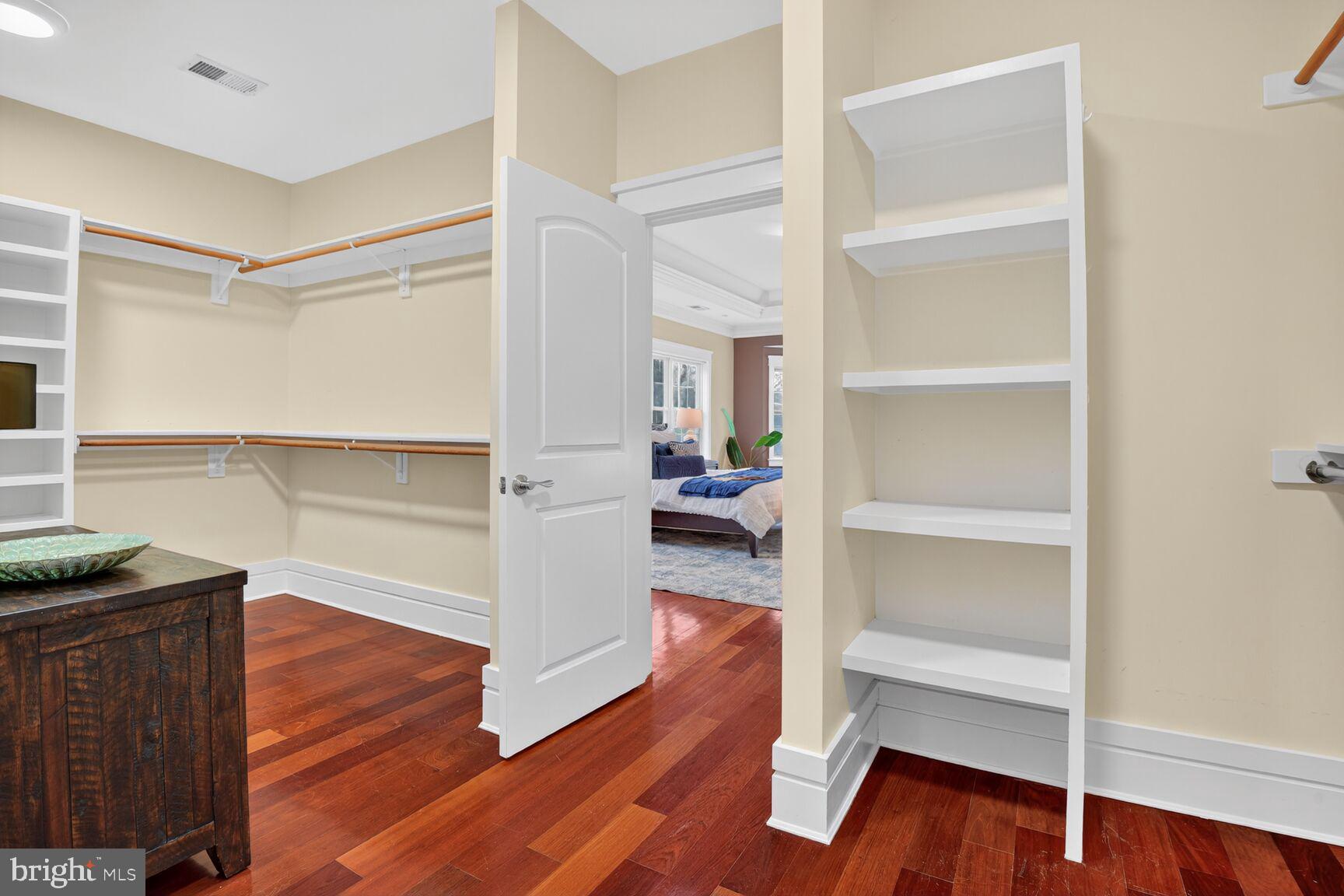 Real estate listing preview #24