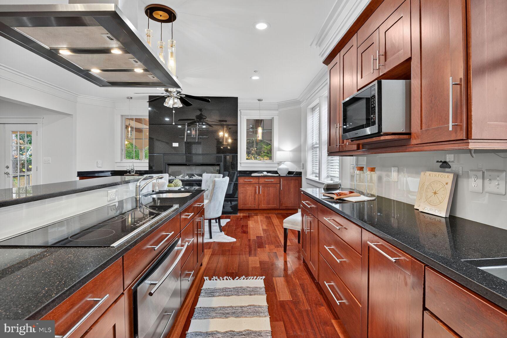 Real estate listing preview #11