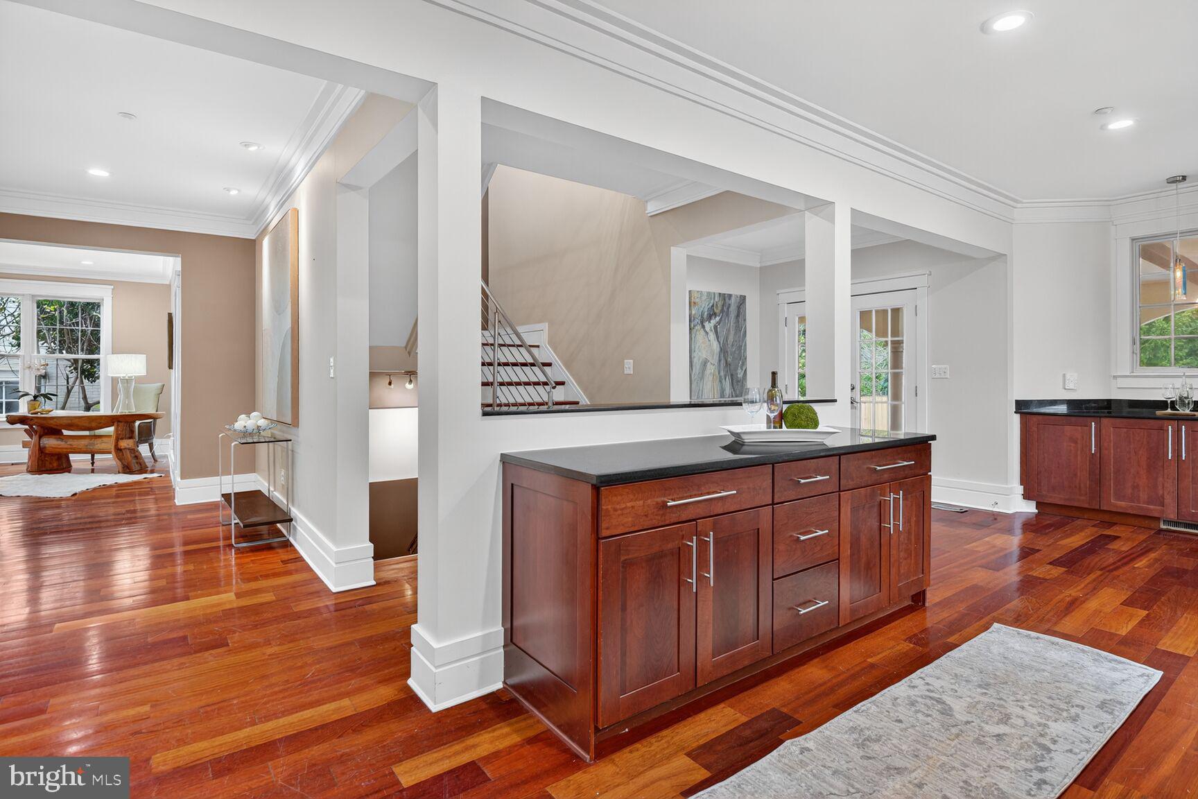 Real estate listing preview #14