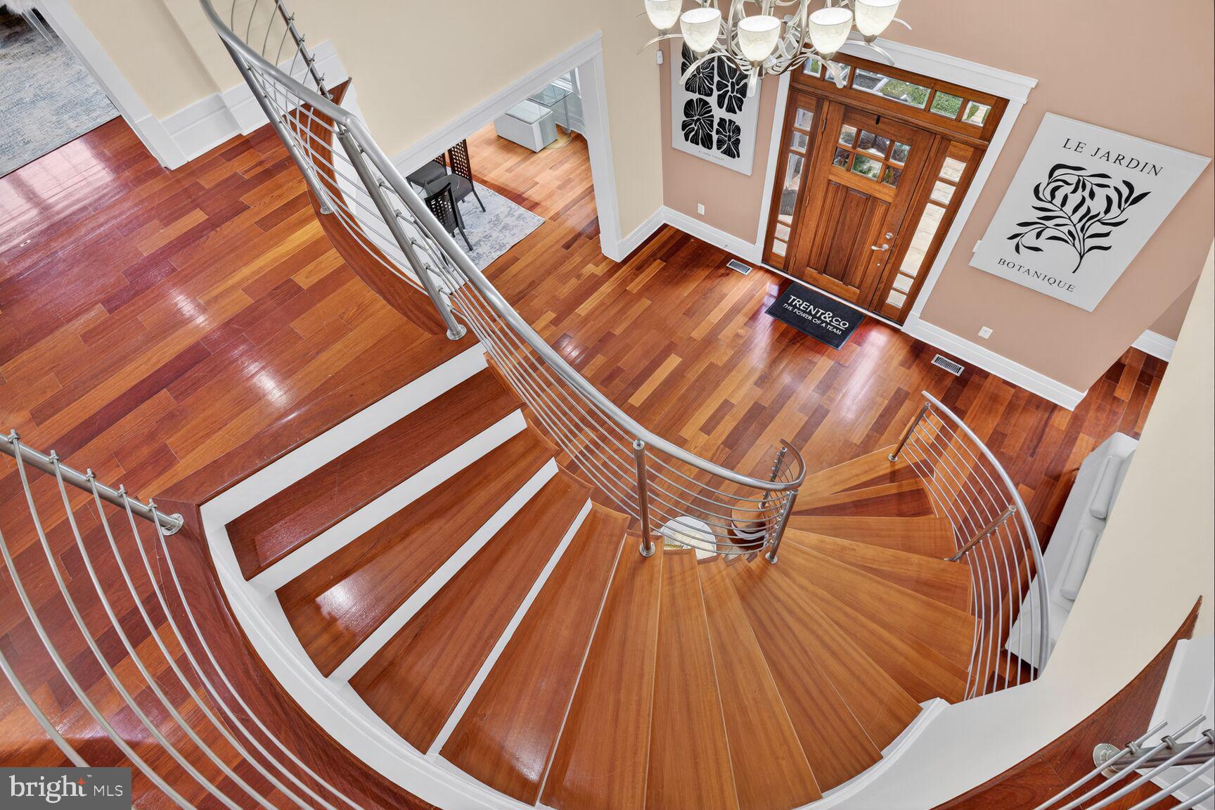 Real estate listing preview #8