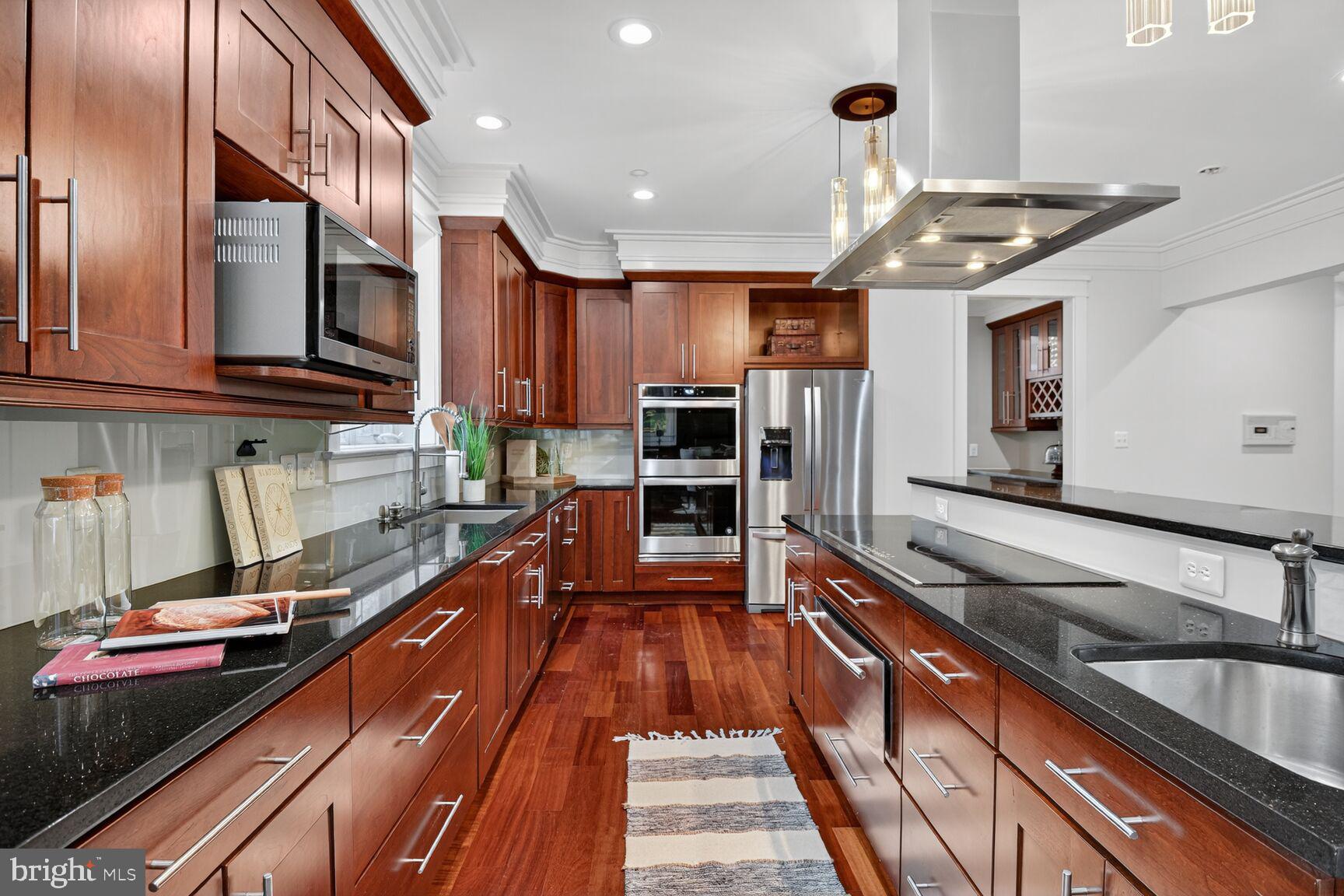 Real estate listing preview #12