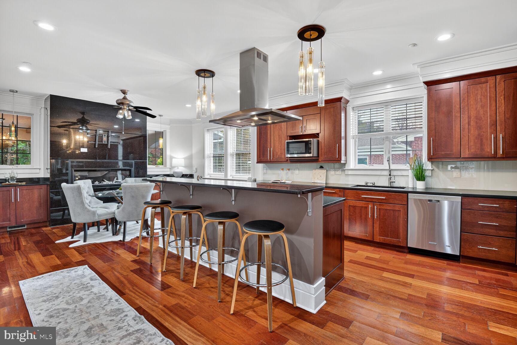 Real estate listing preview #10