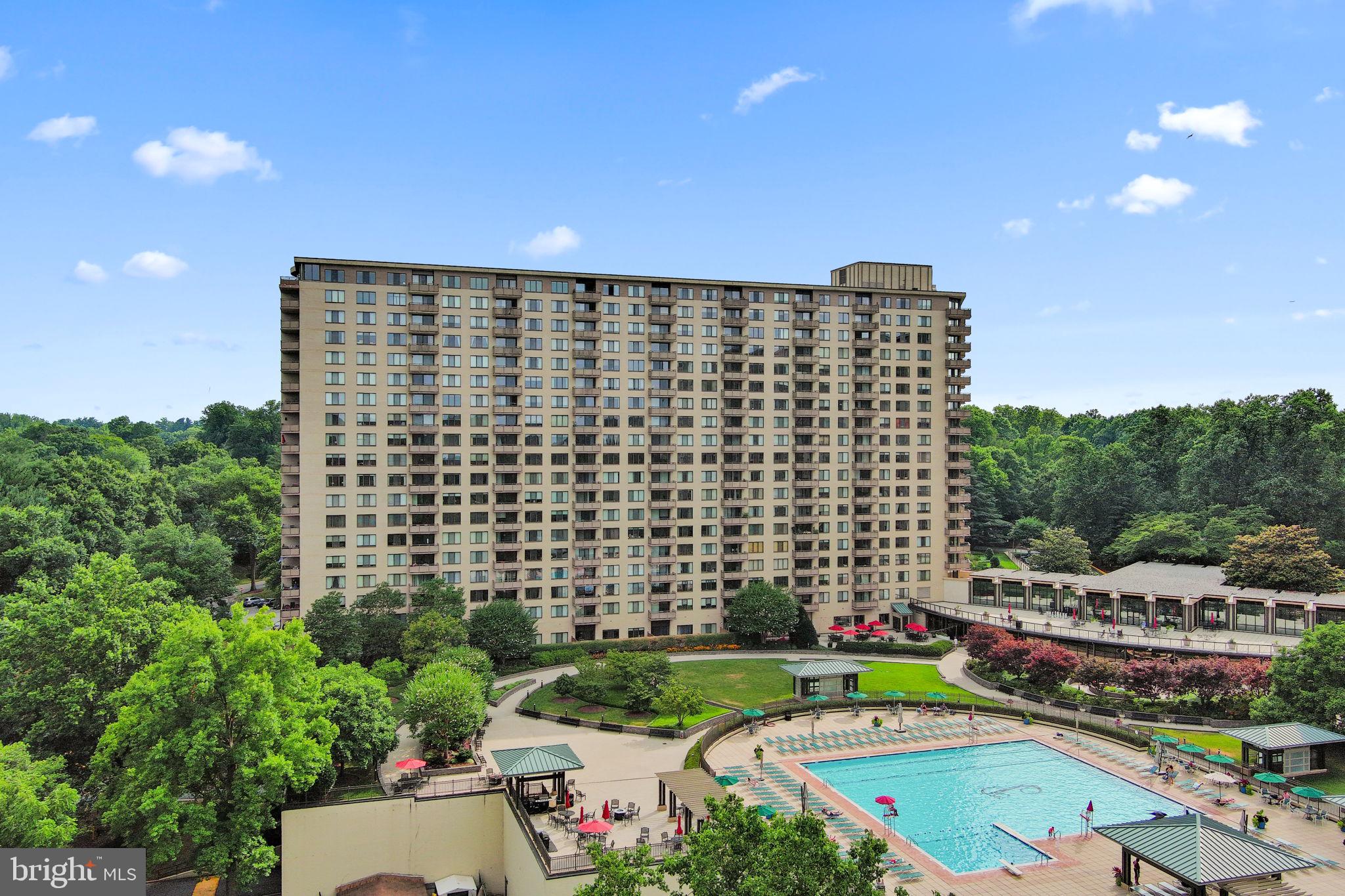 Real estate listing preview #6