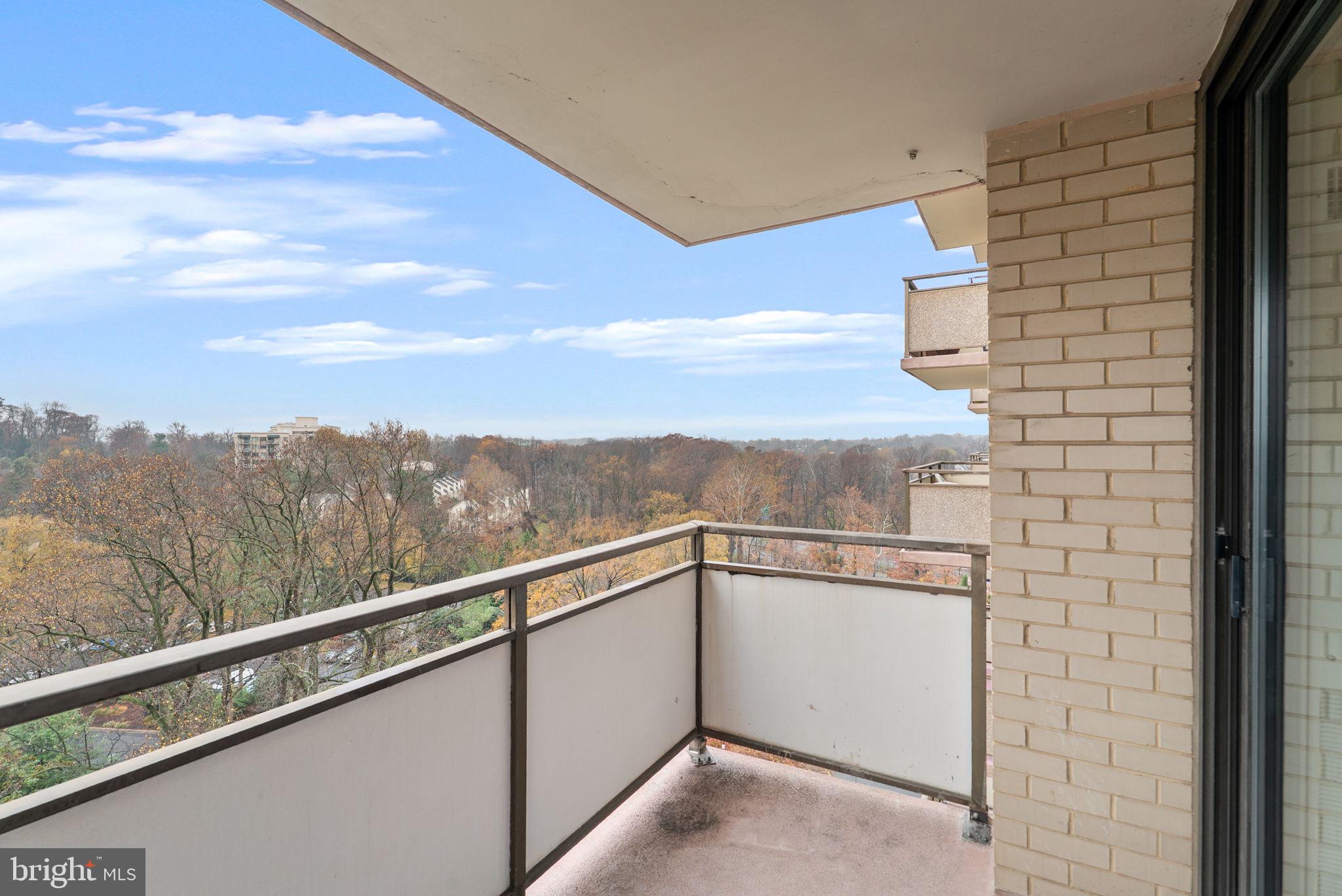 Real estate listing preview #4