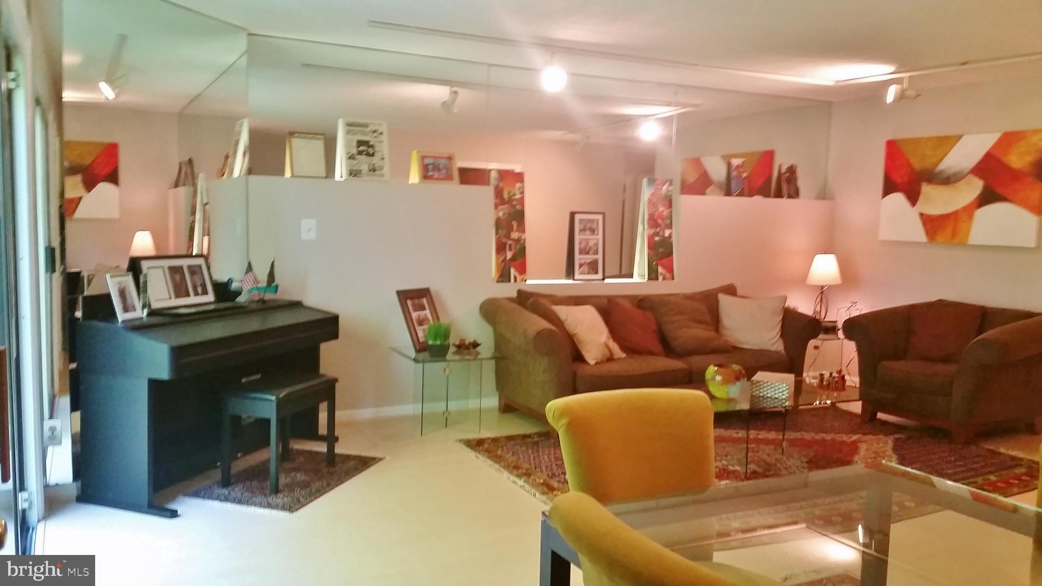 Real estate listing preview #6