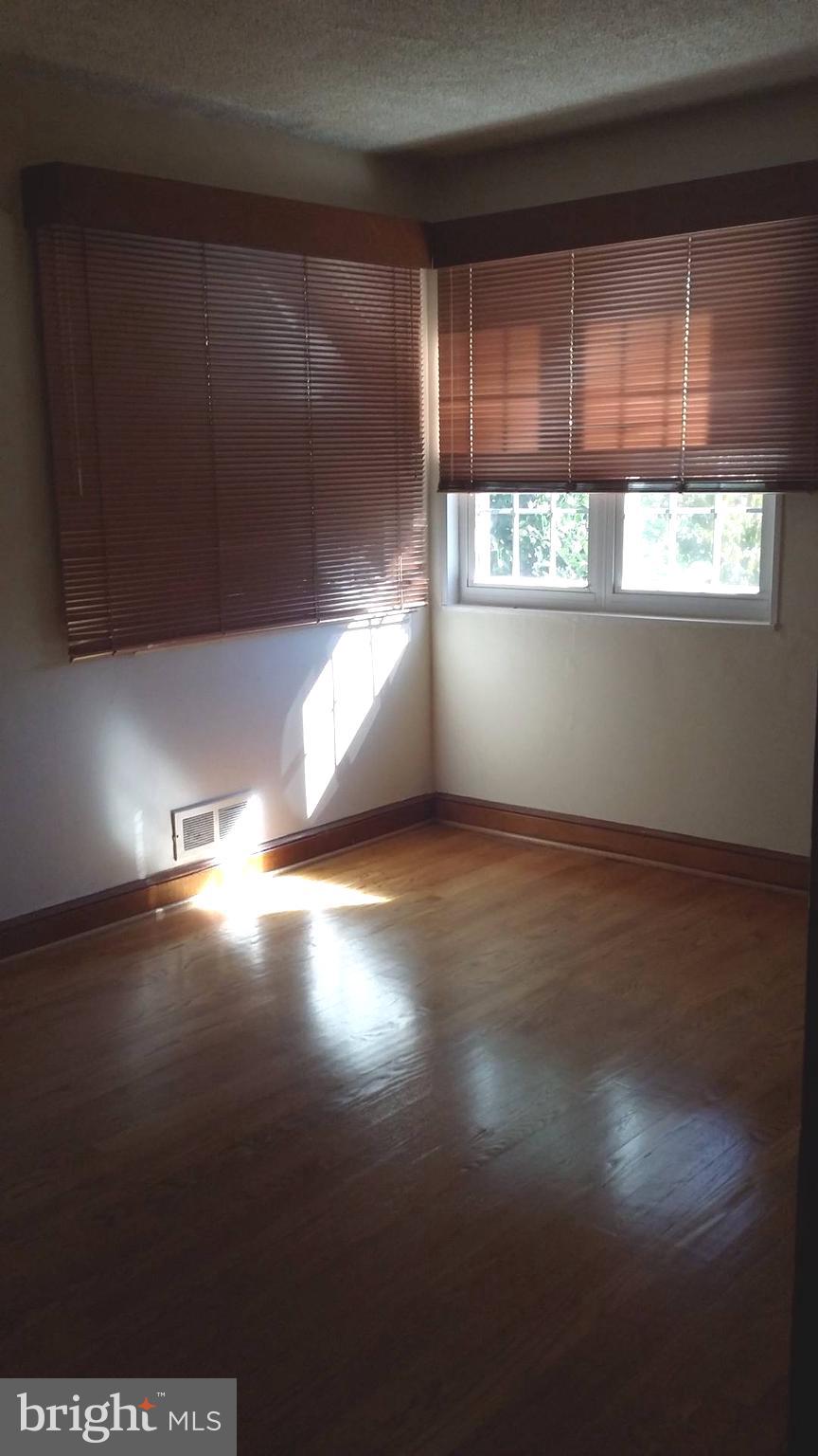 Real estate listing preview #13