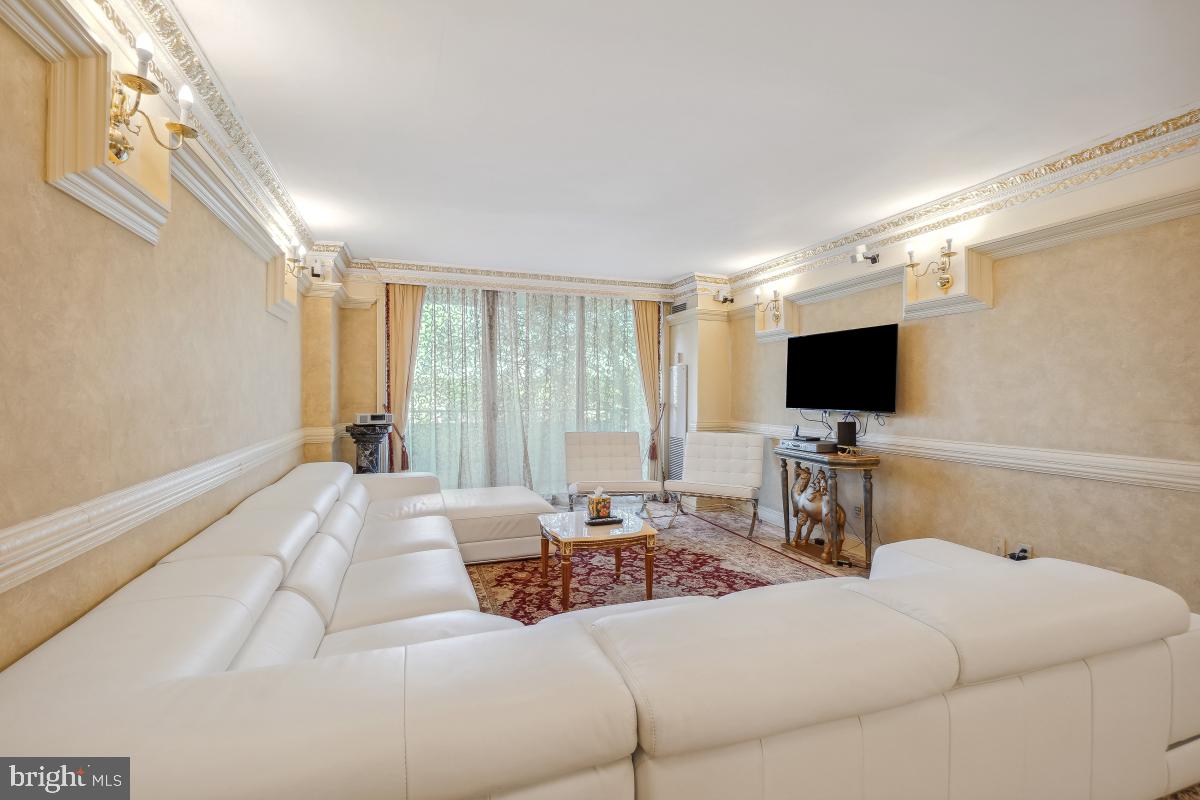 Real estate listing preview #12