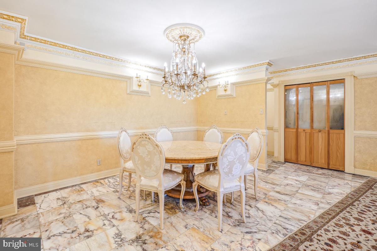 Real estate listing preview #14