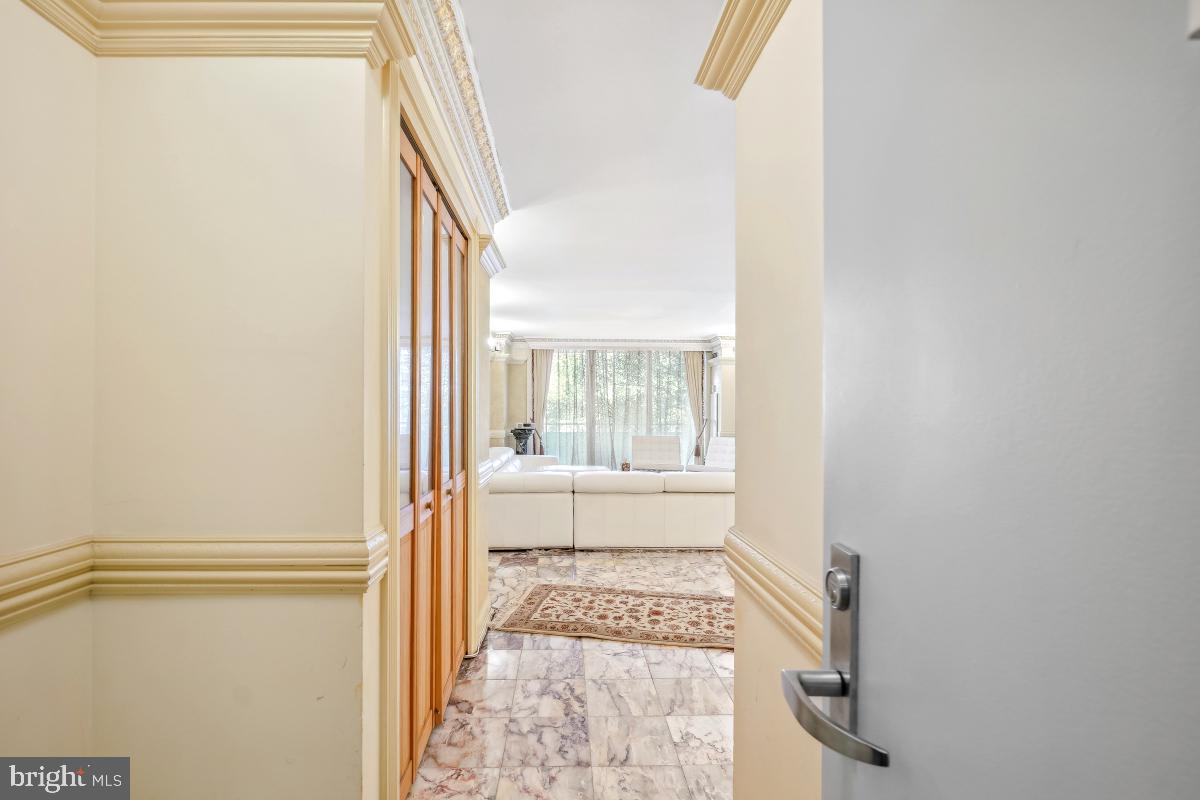 Real estate listing preview #9