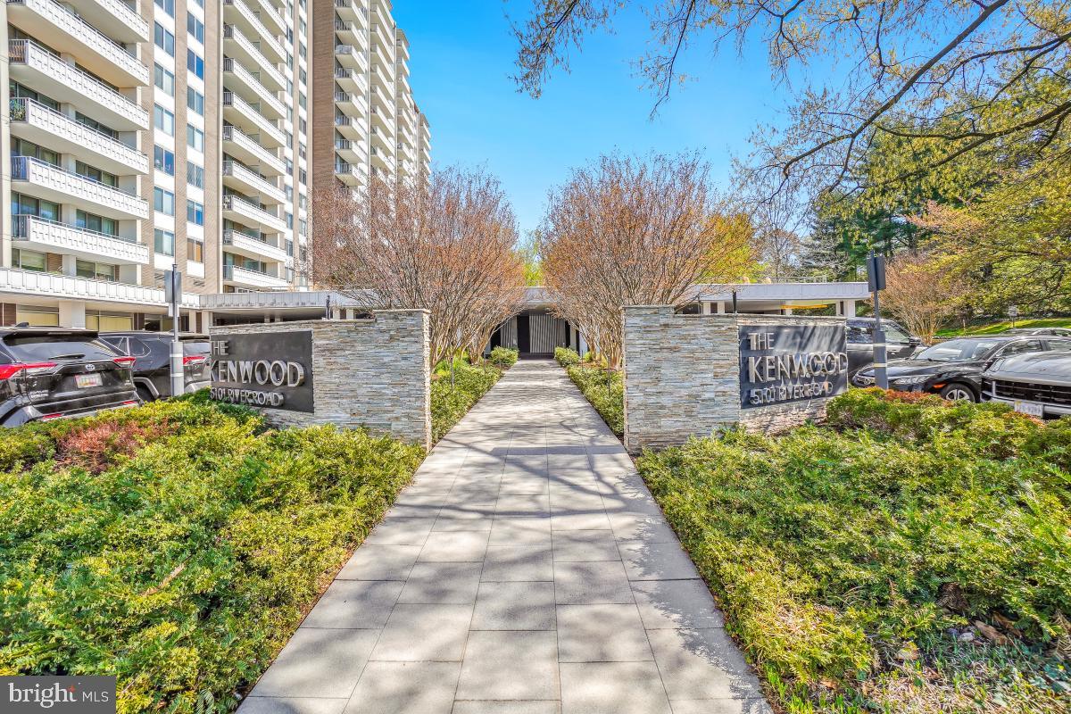 Real estate listing preview #2