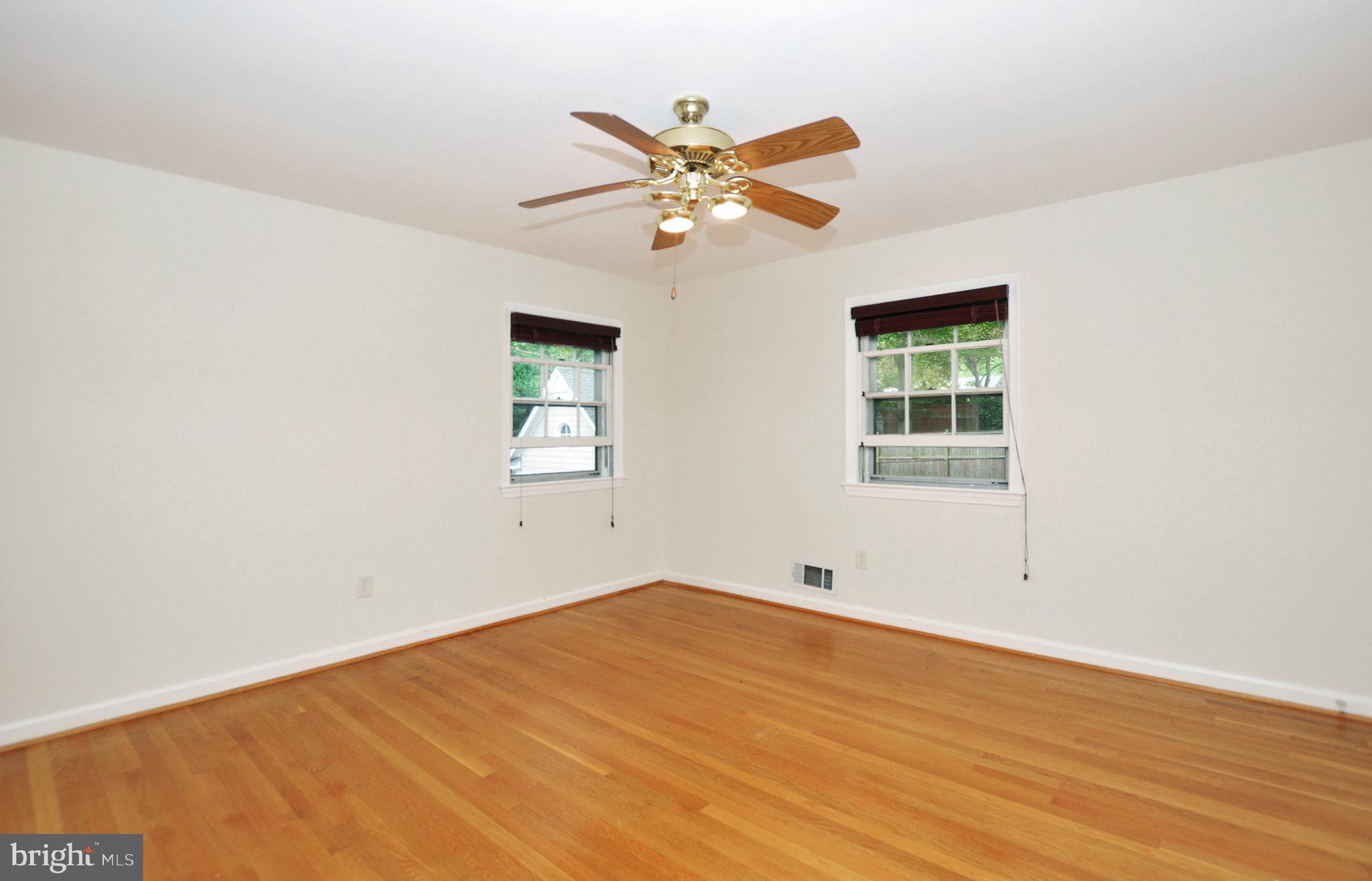 Real estate listing preview #18