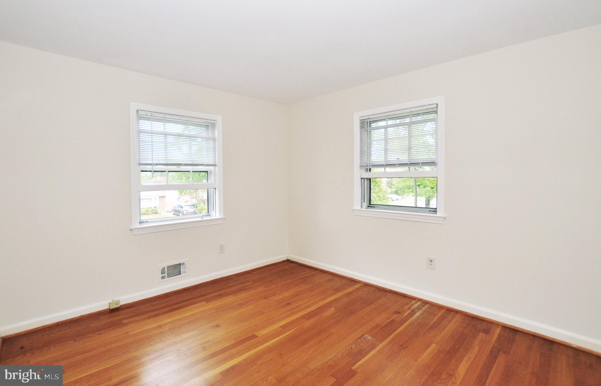 Real estate listing preview #15