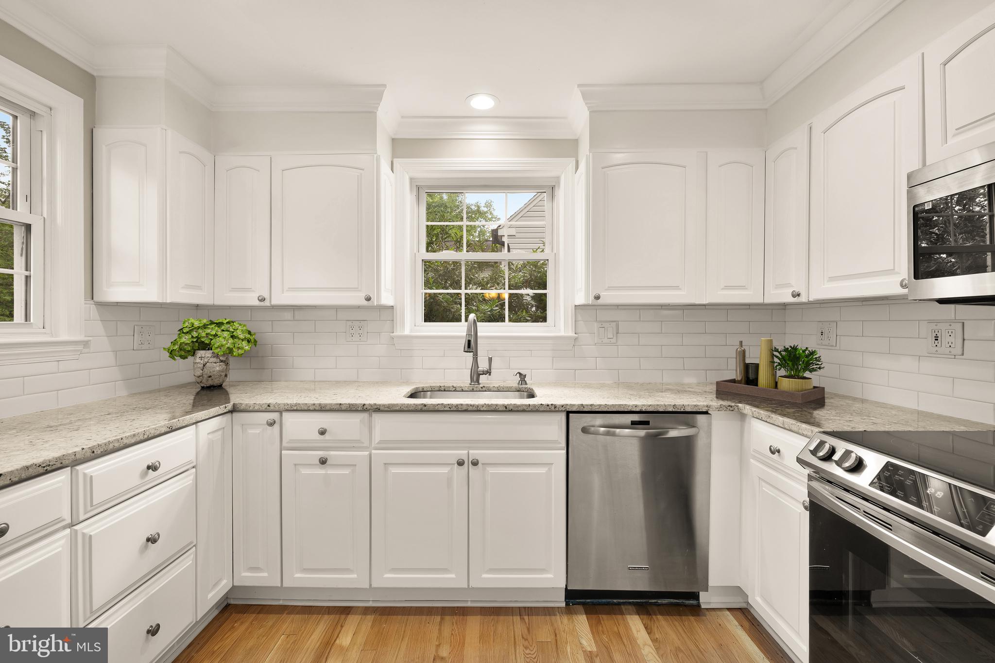 Real estate listing preview #6