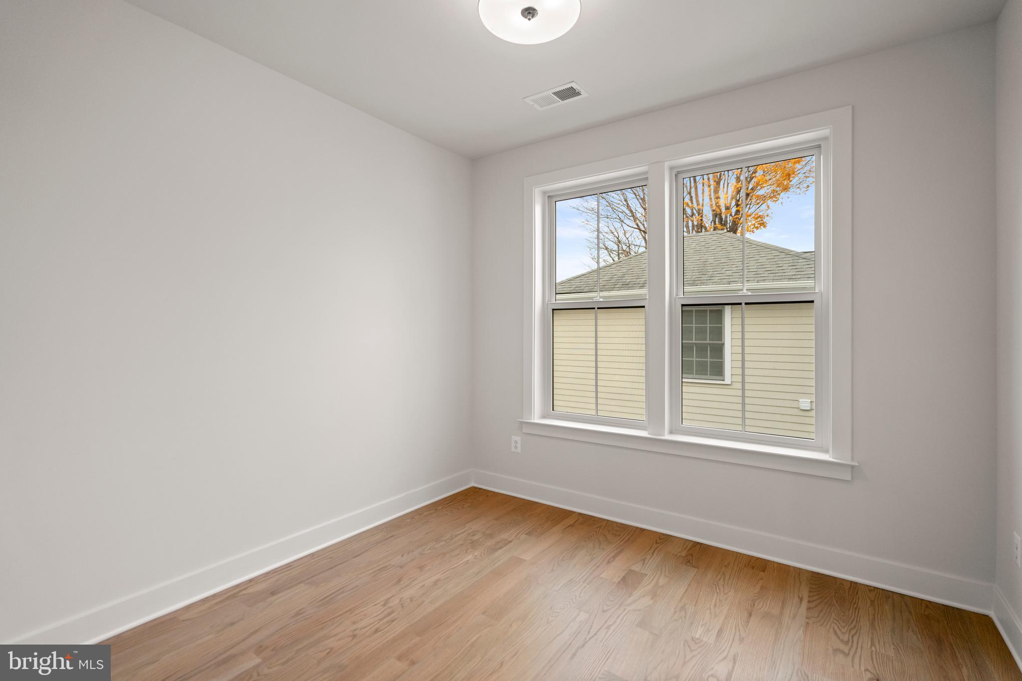 Real estate listing preview #32