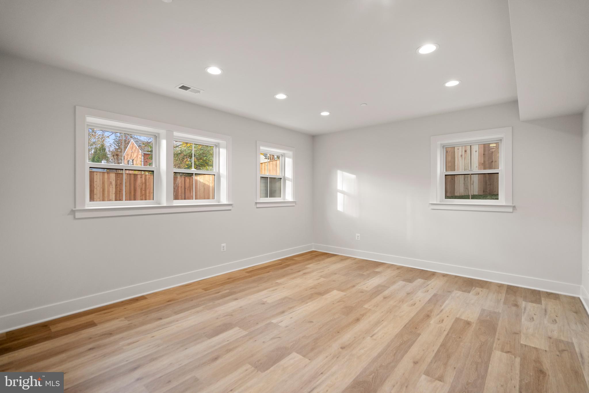 Real estate listing preview #48