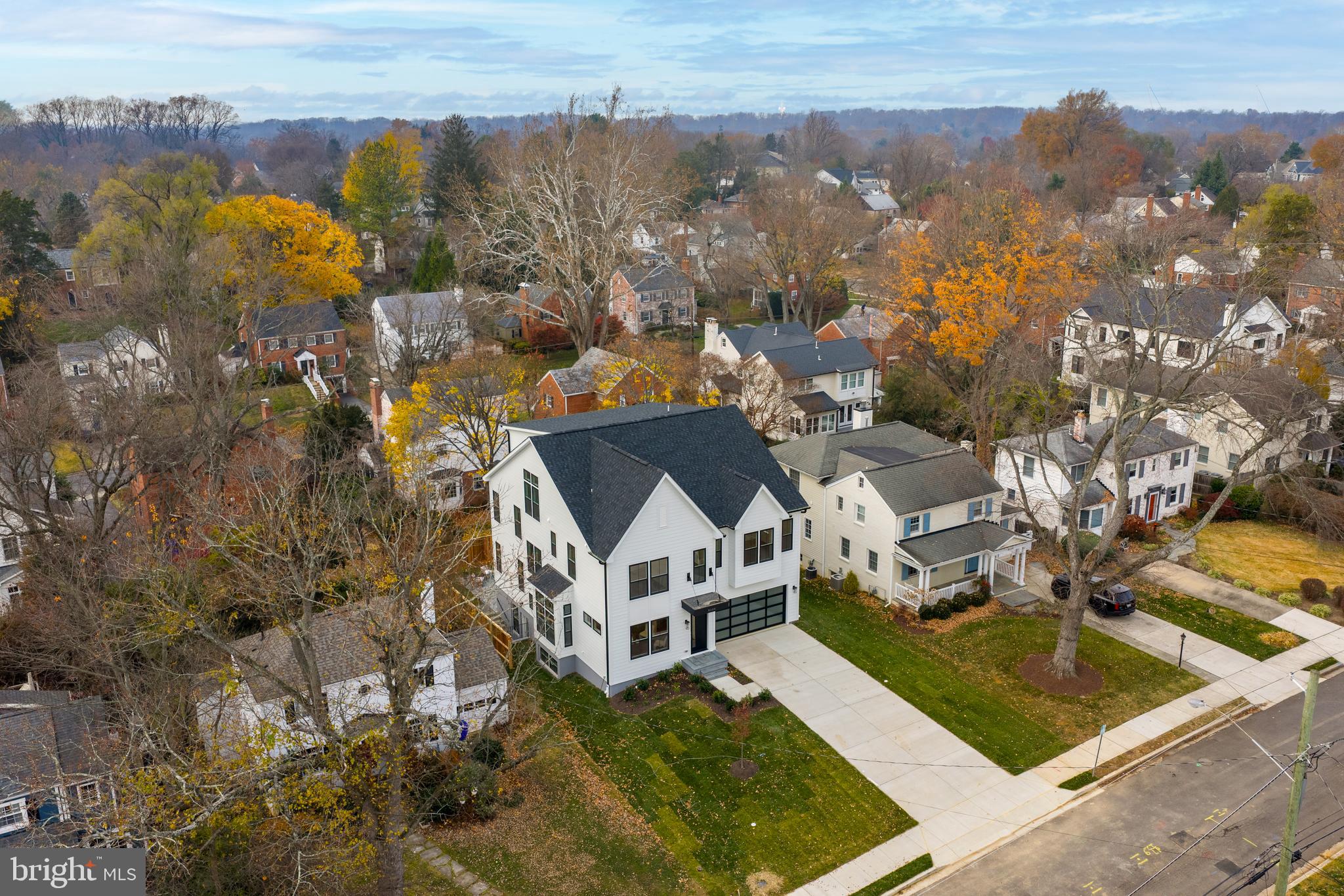 Real estate listing preview #3