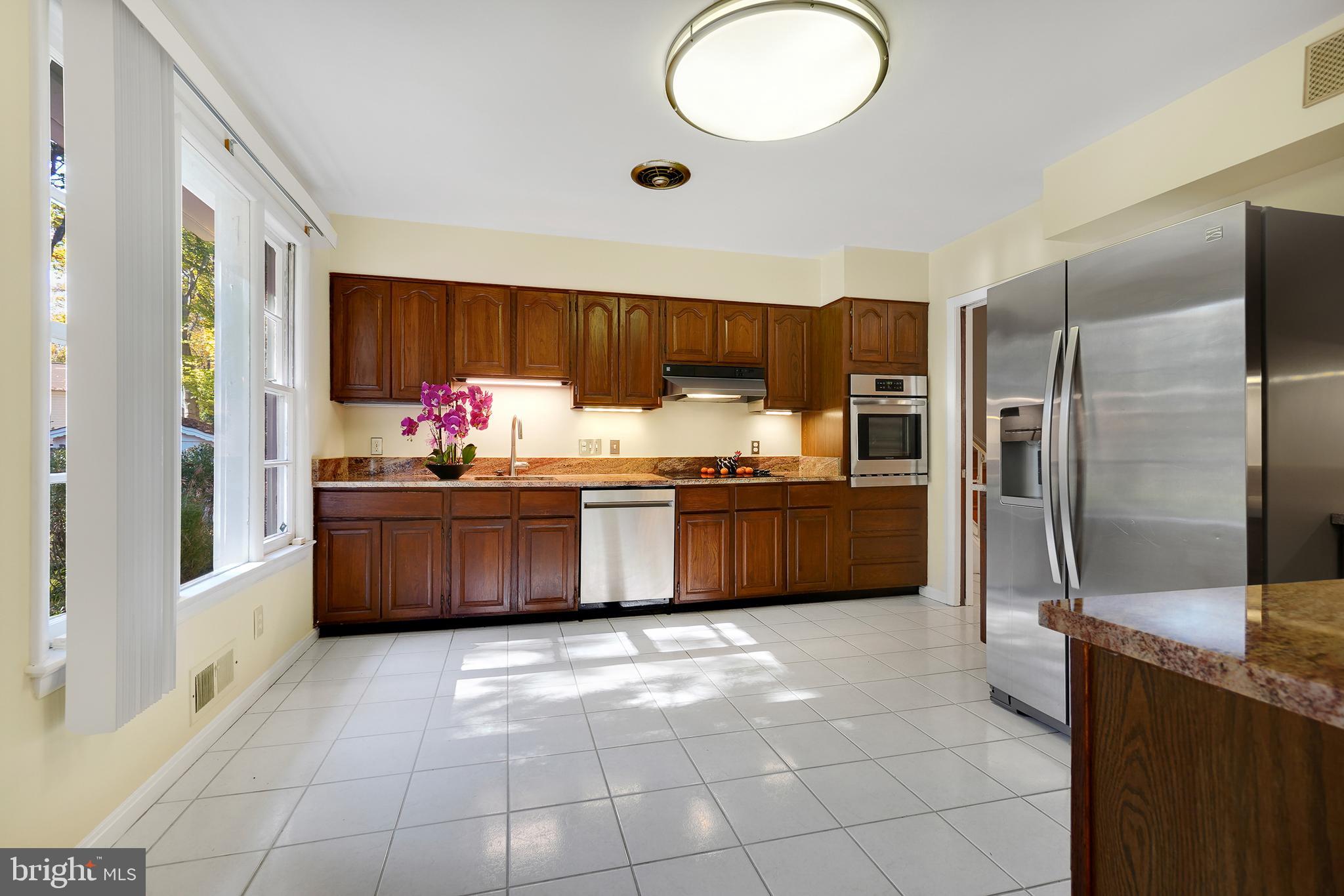 Real estate listing preview #14